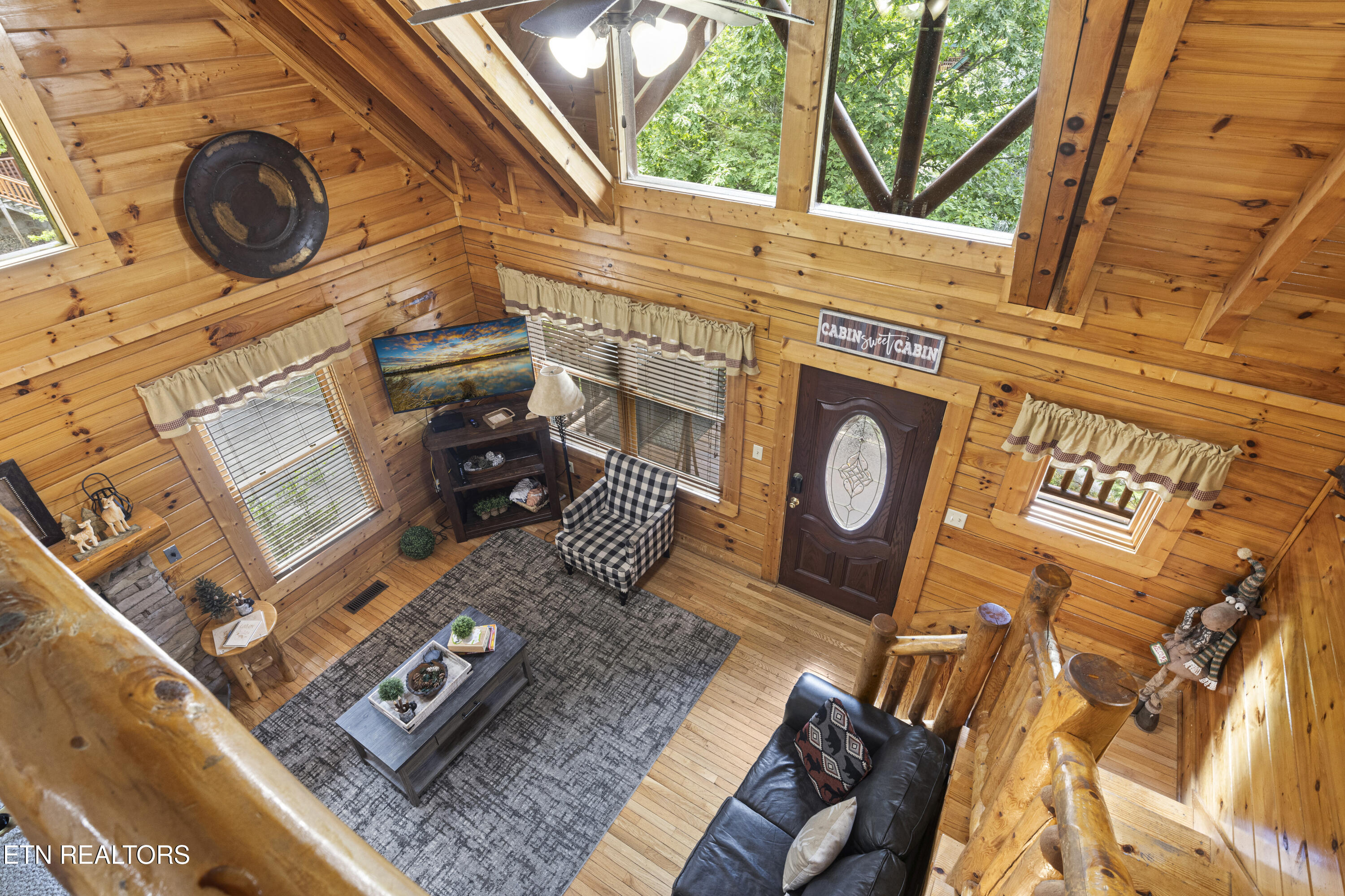 1665 Mountain Lodge Way Pigeon Forge TN 37862