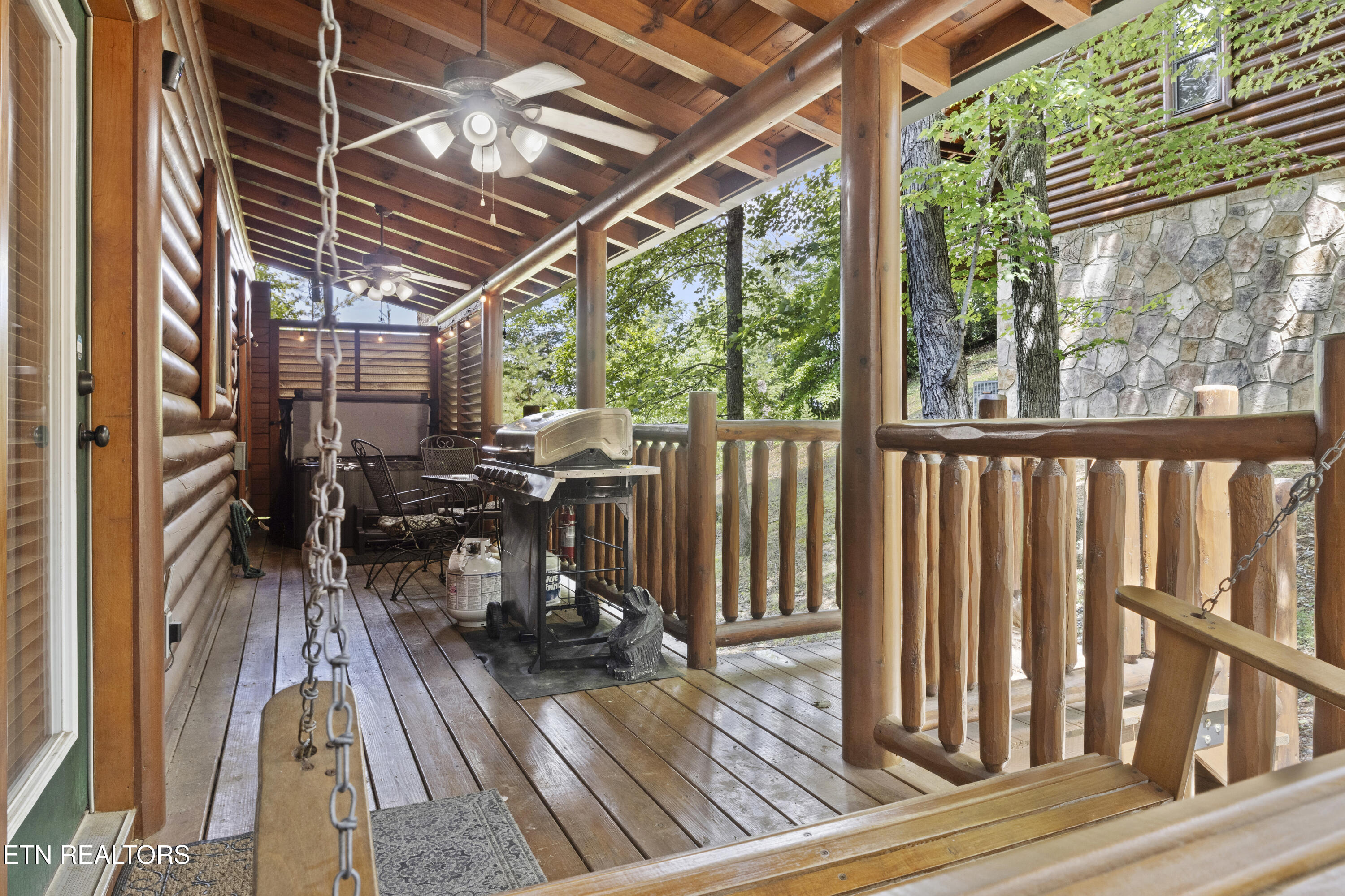 1665 Mountain Lodge Way Pigeon Forge TN 37862