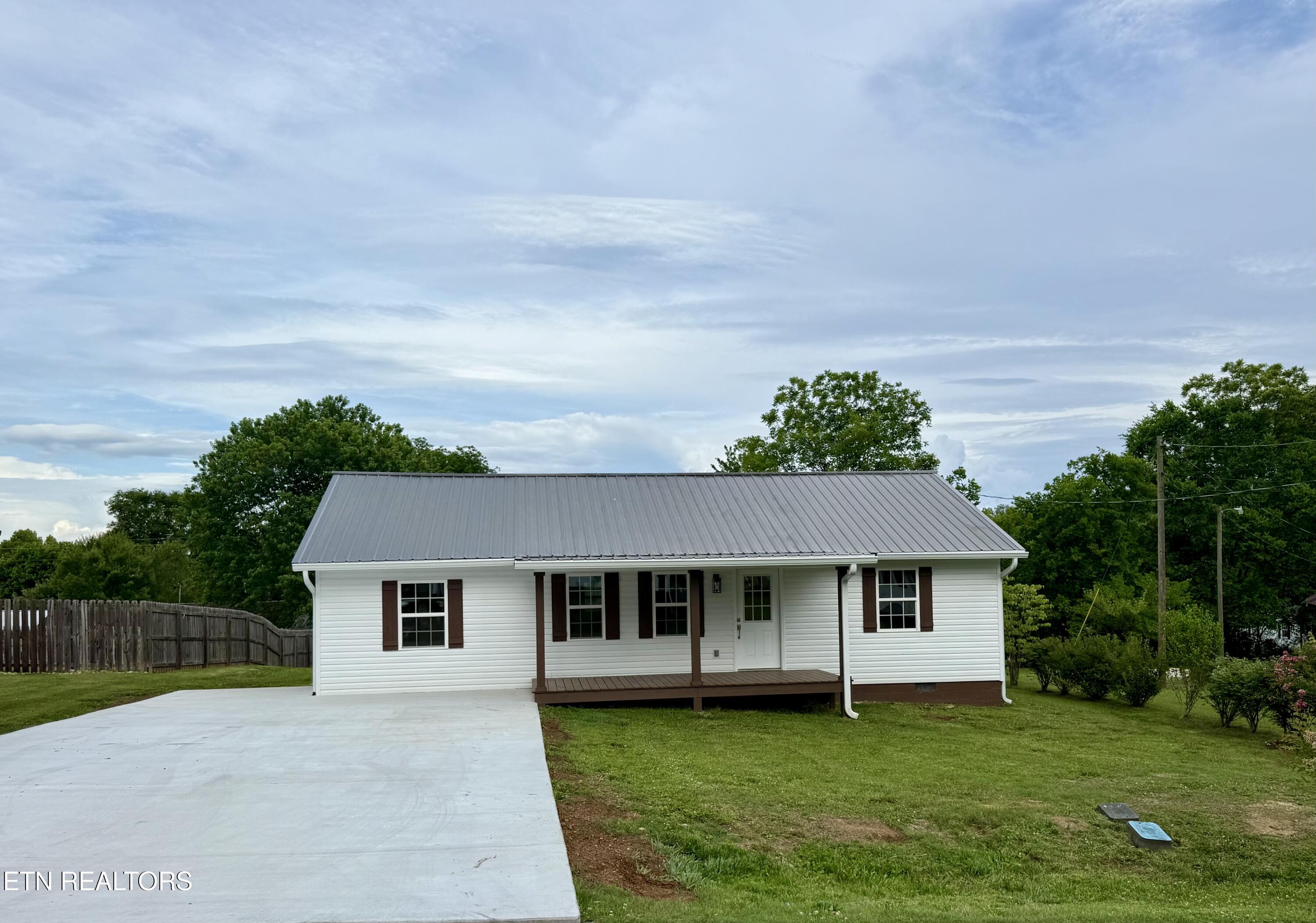 404 Greenwood Circle Madisonville TN 37354