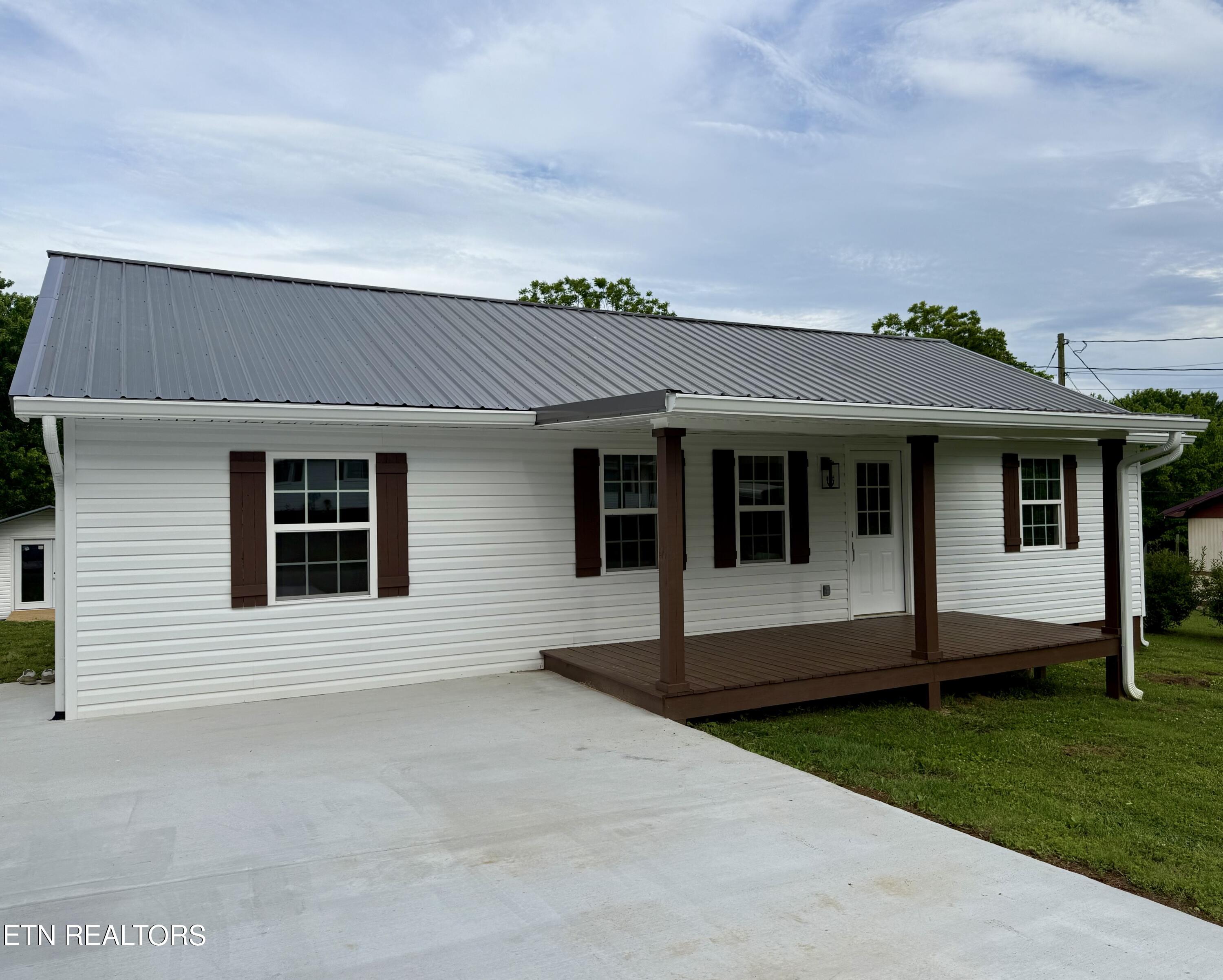 404 Greenwood Circle Madisonville TN 37354