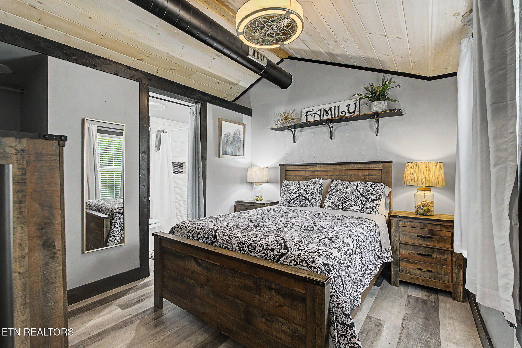 1939 Creek Hollow Way Sevierville TN 37876