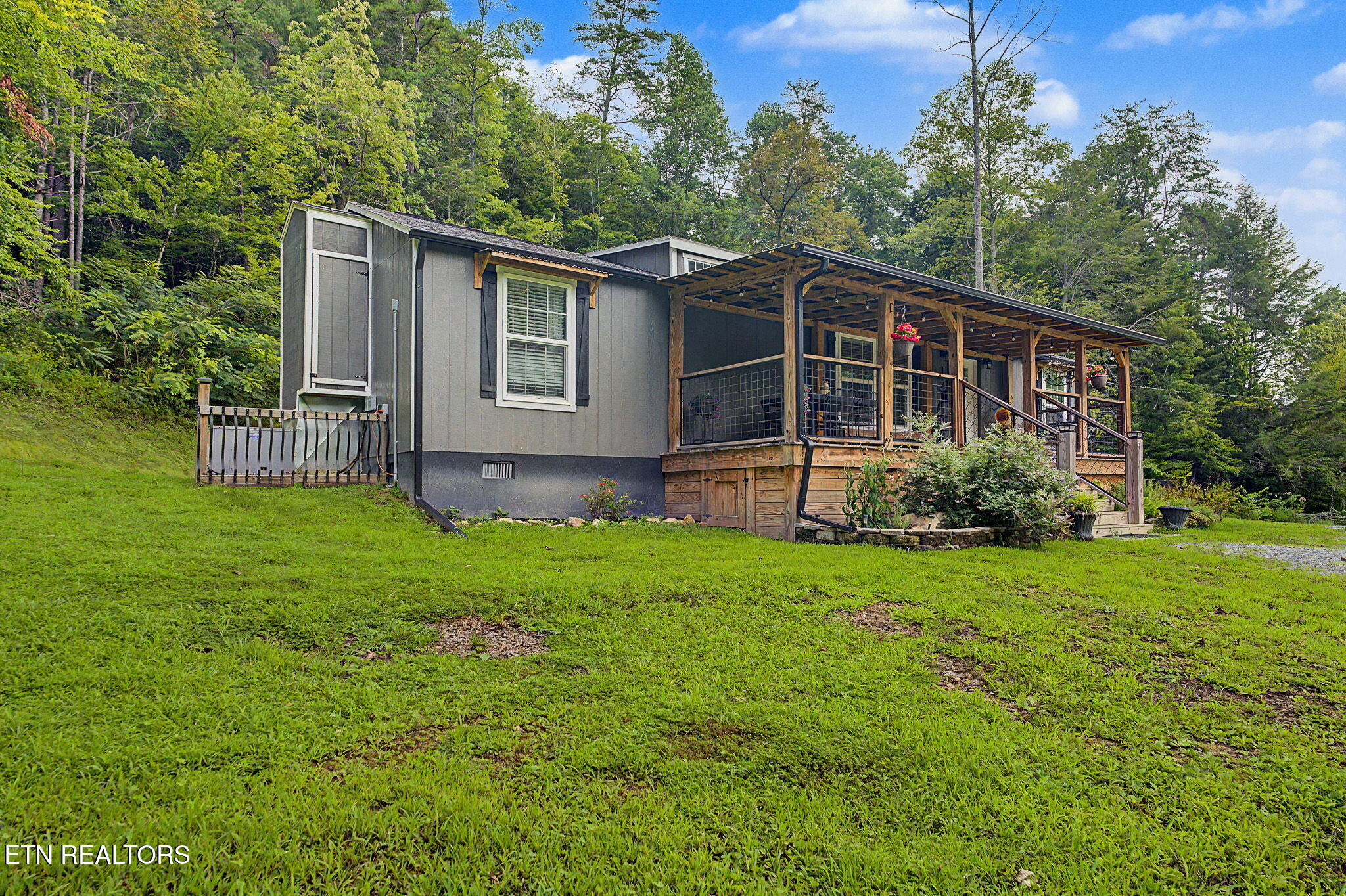 1939 Creek Hollow Way Sevierville TN 37876