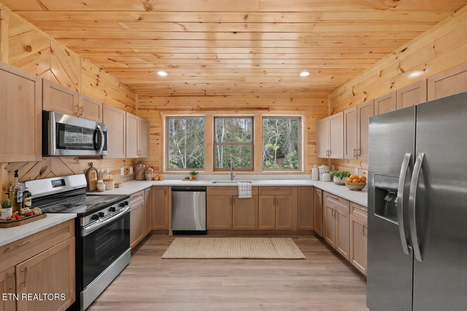 5165 Riversong Way Sevierville TN 37876