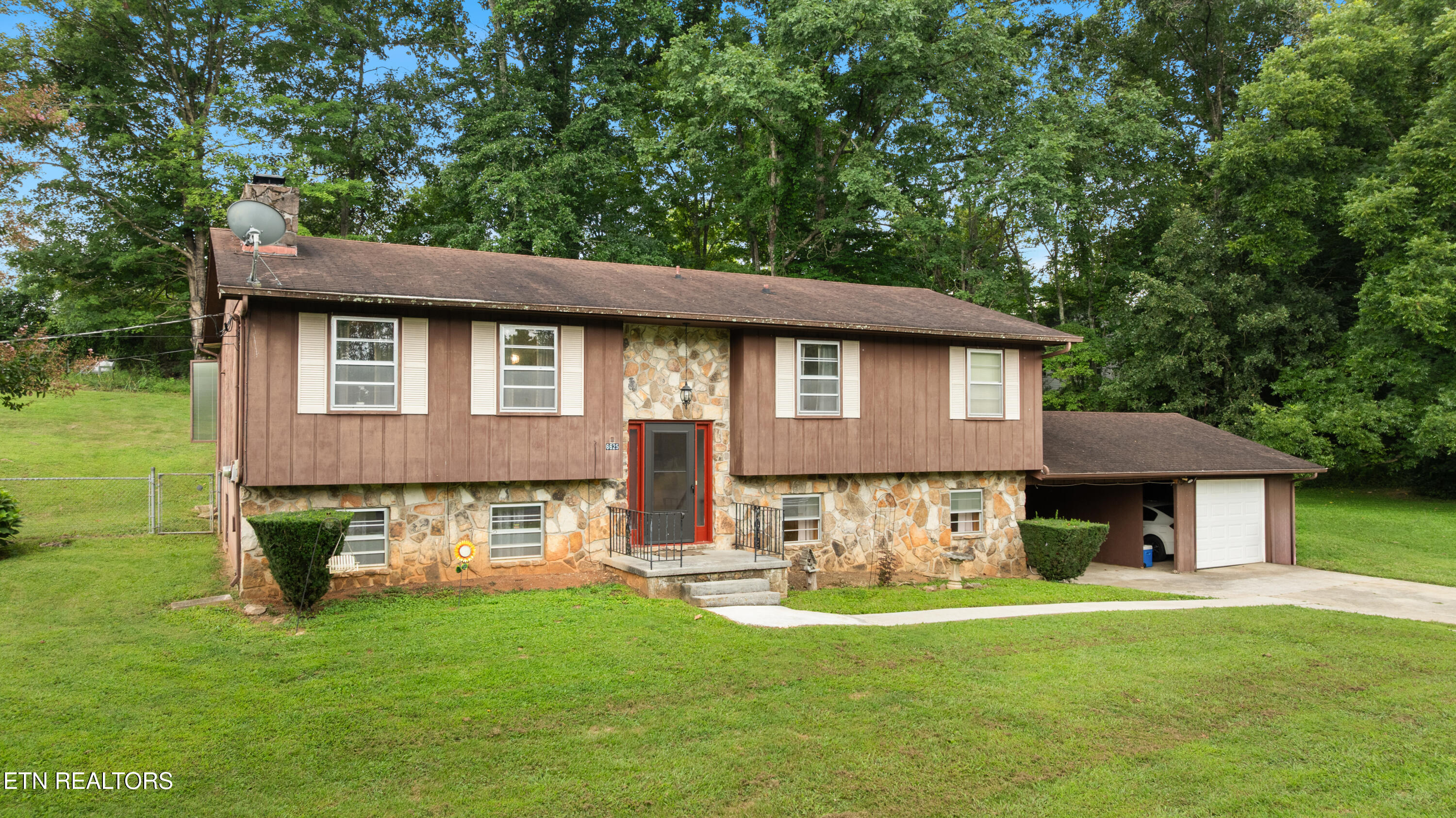 6625 Lambent Lane Knoxville TN 37918