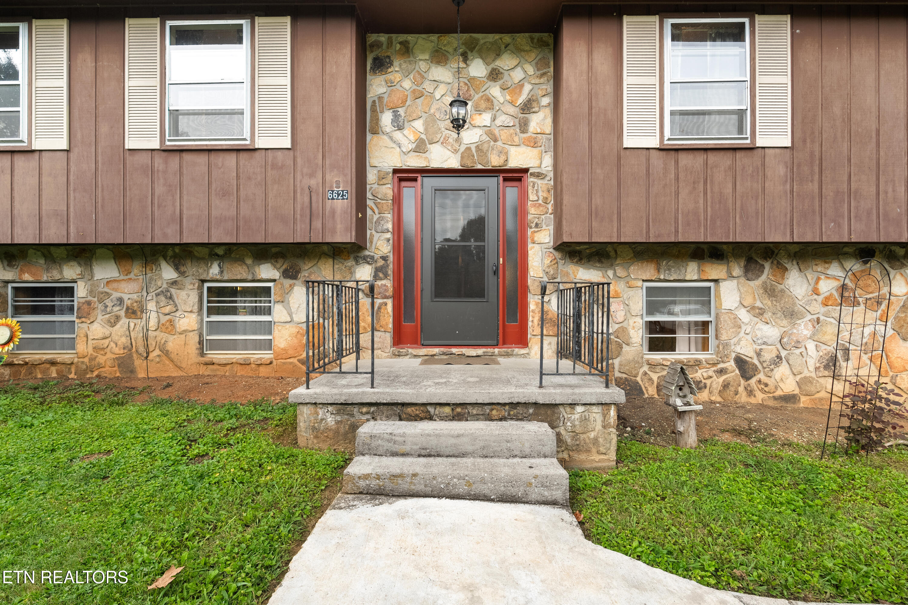 6625 Lambent Lane Knoxville TN 37918