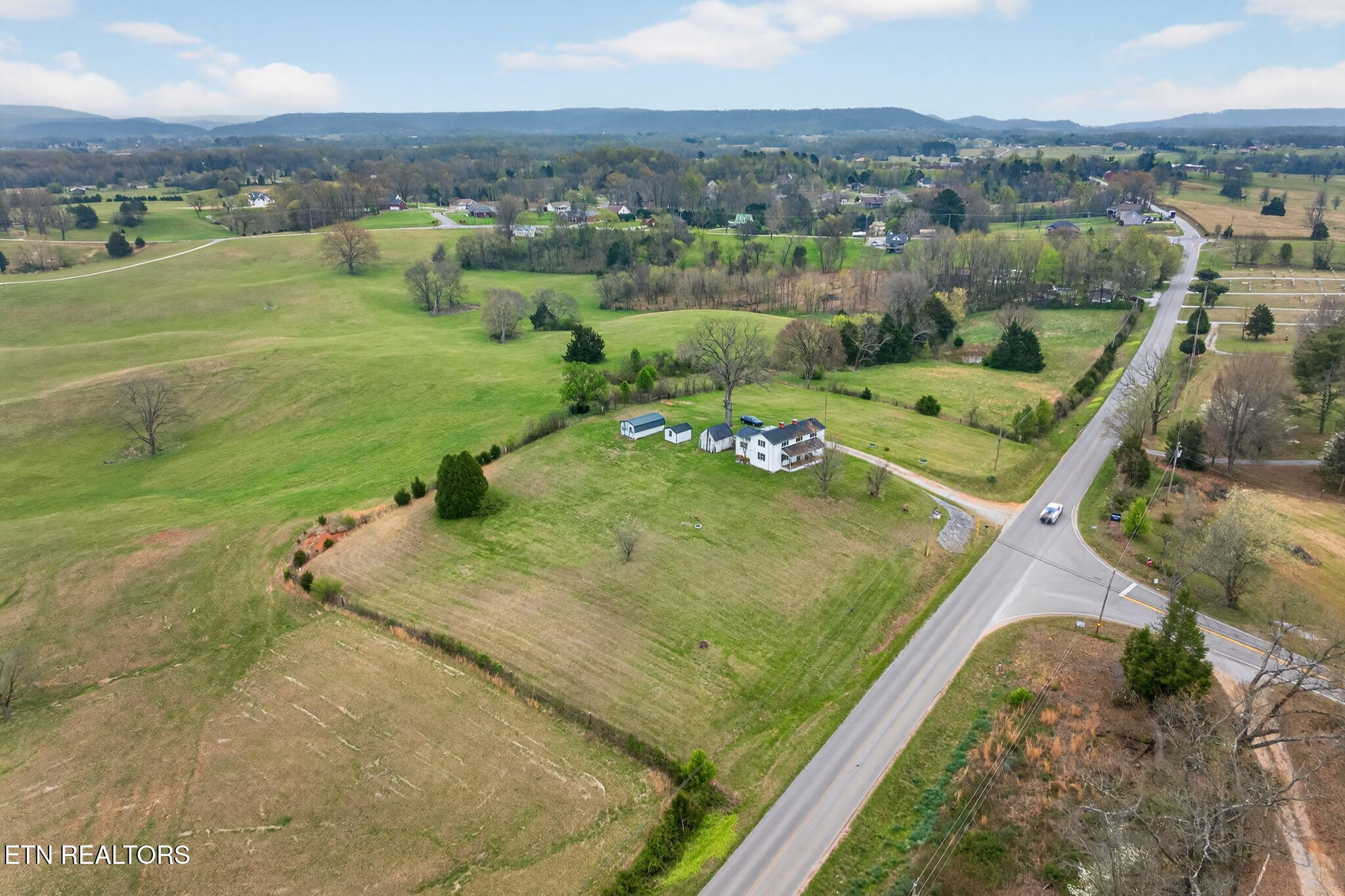 1298 S Bunker Hill Road Sparta TN 38583