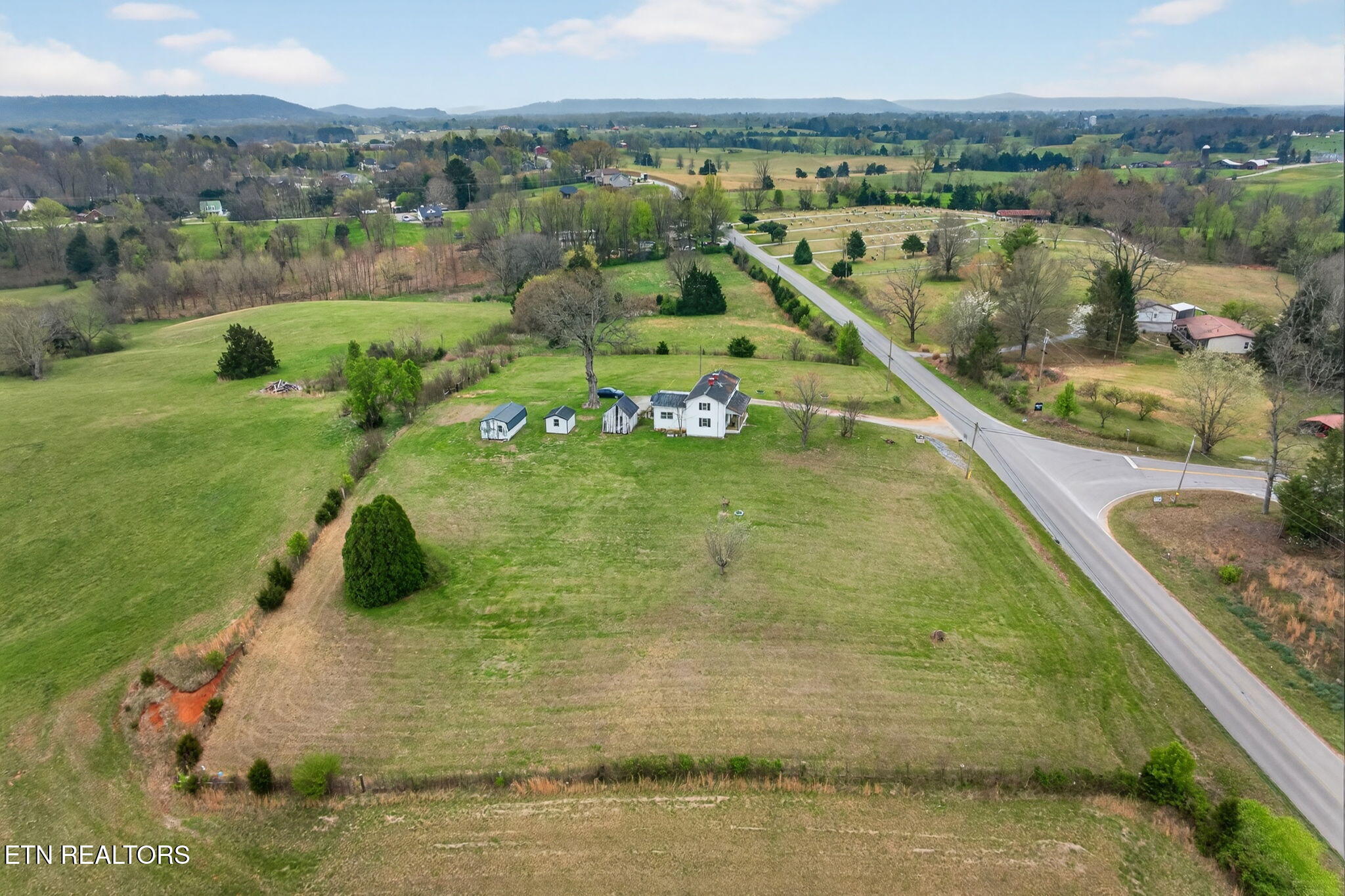1298 S Bunker Hill Road Sparta TN 38583