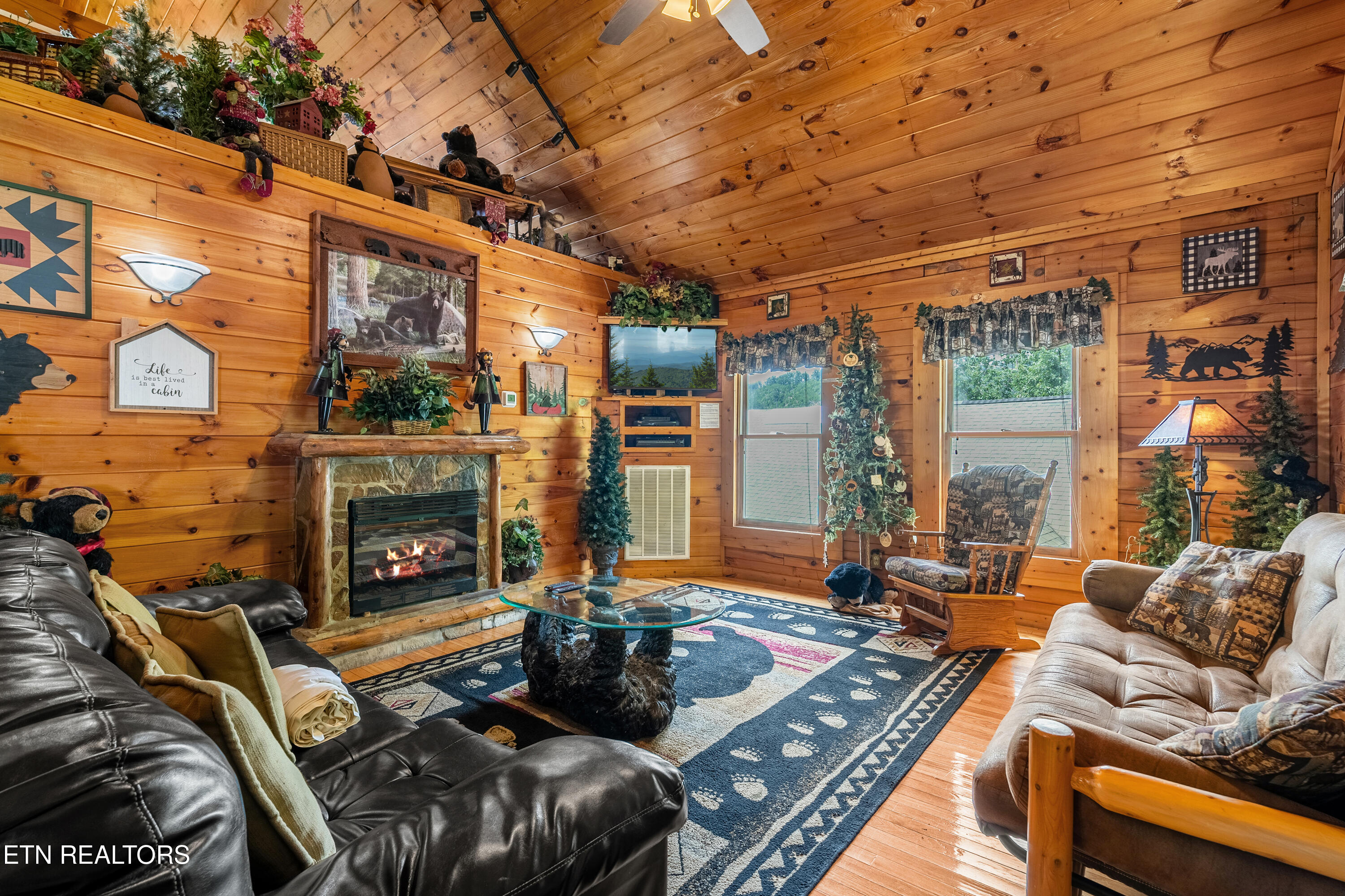 936 Black Bear Cub Way Sevierville TN 37862