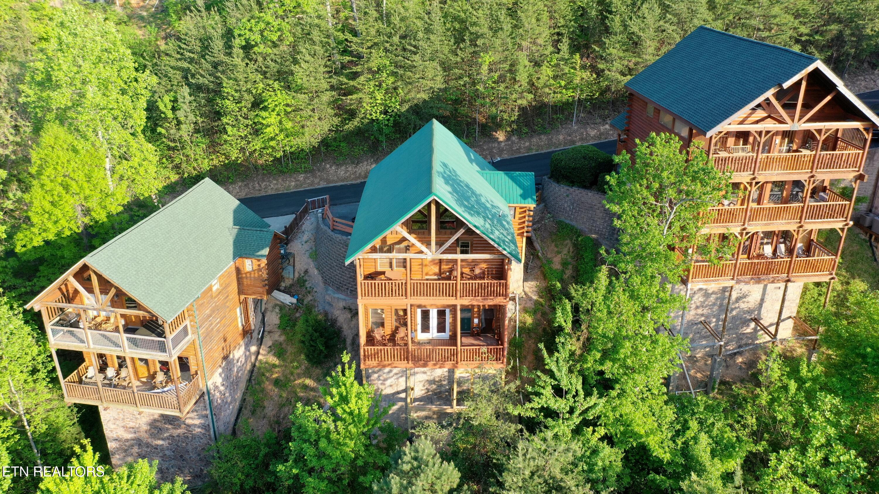936 Black Bear Cub Way Sevierville TN 37862
