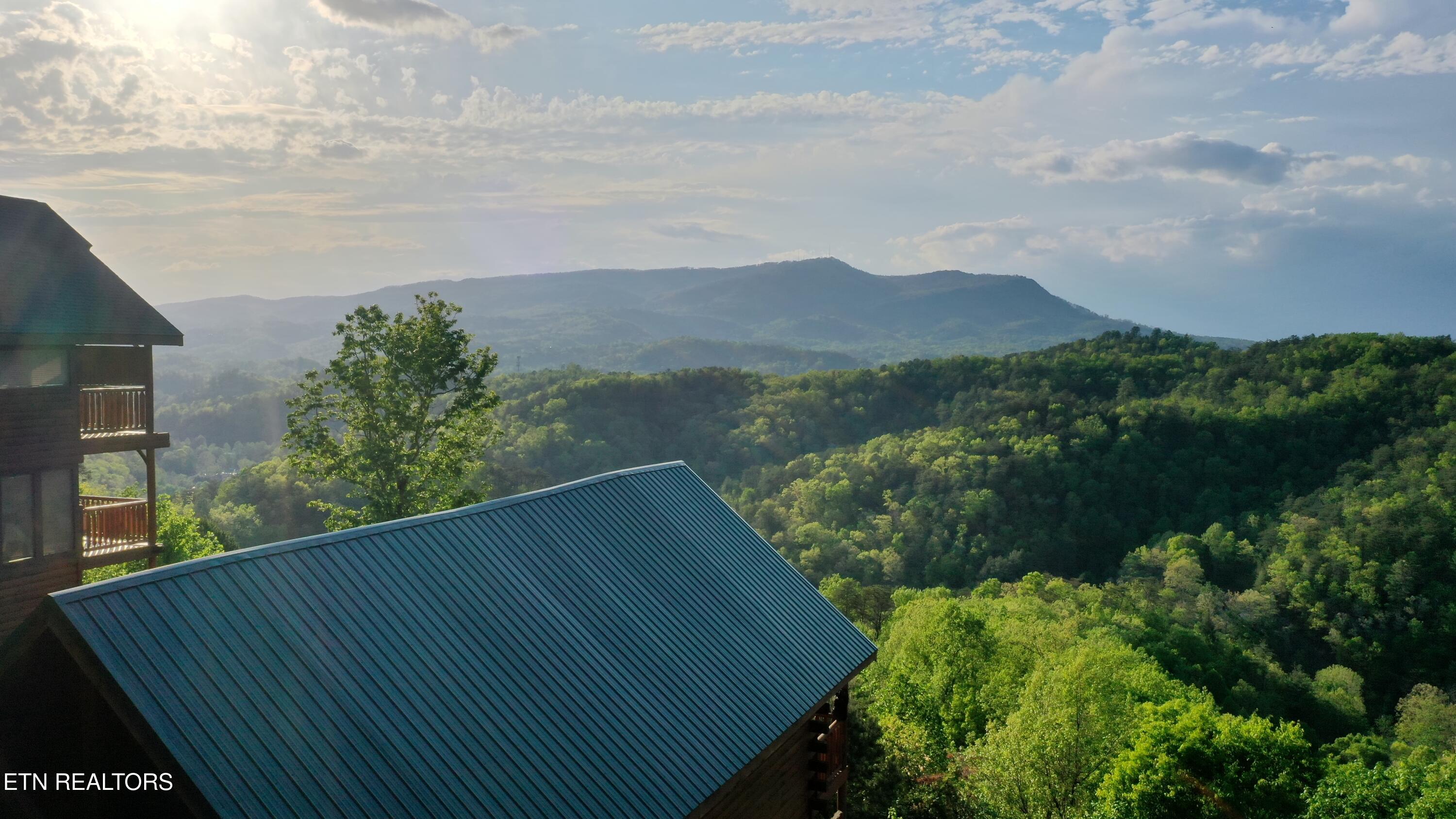936 Black Bear Cub Way Sevierville TN 37862