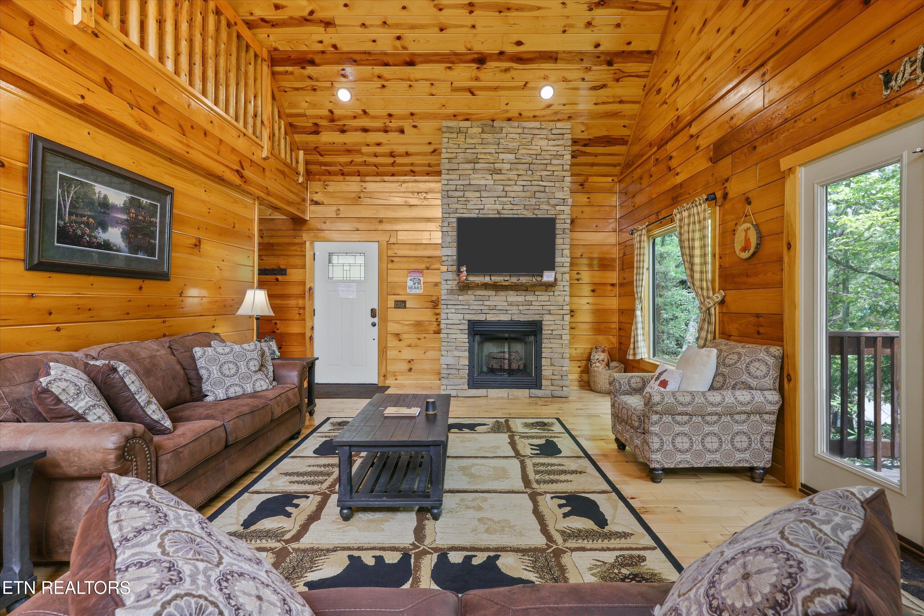 1622 Misty Hollow Way Gatlinburg TN 37738