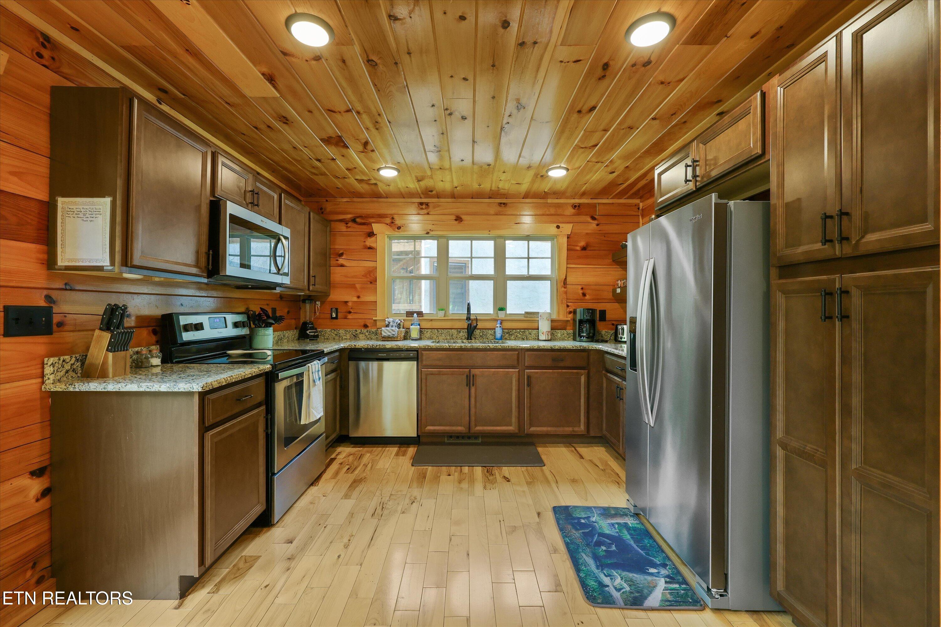 1622 Misty Hollow Way Gatlinburg TN 37738