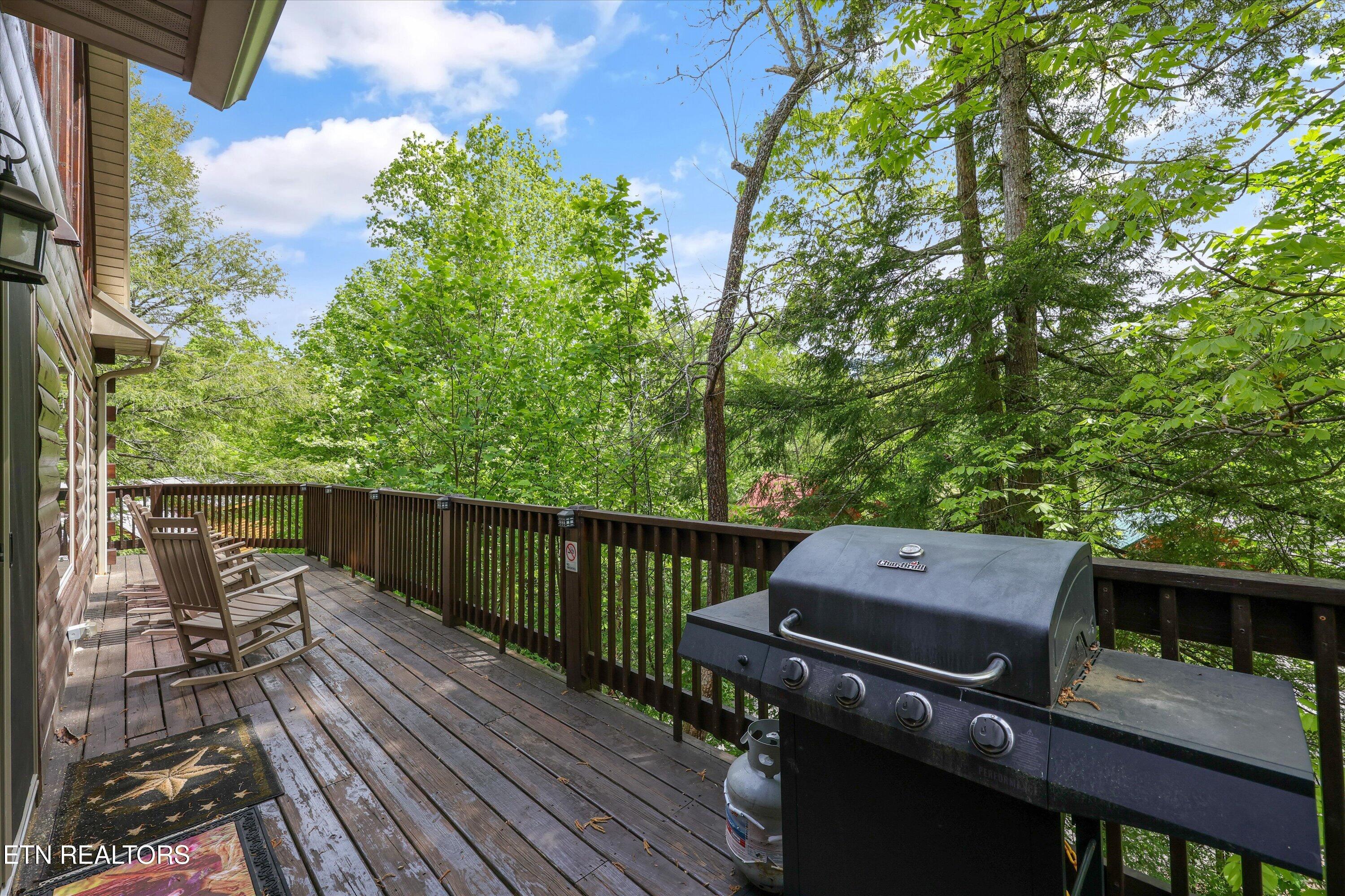 1622 Misty Hollow Way Gatlinburg TN 37738