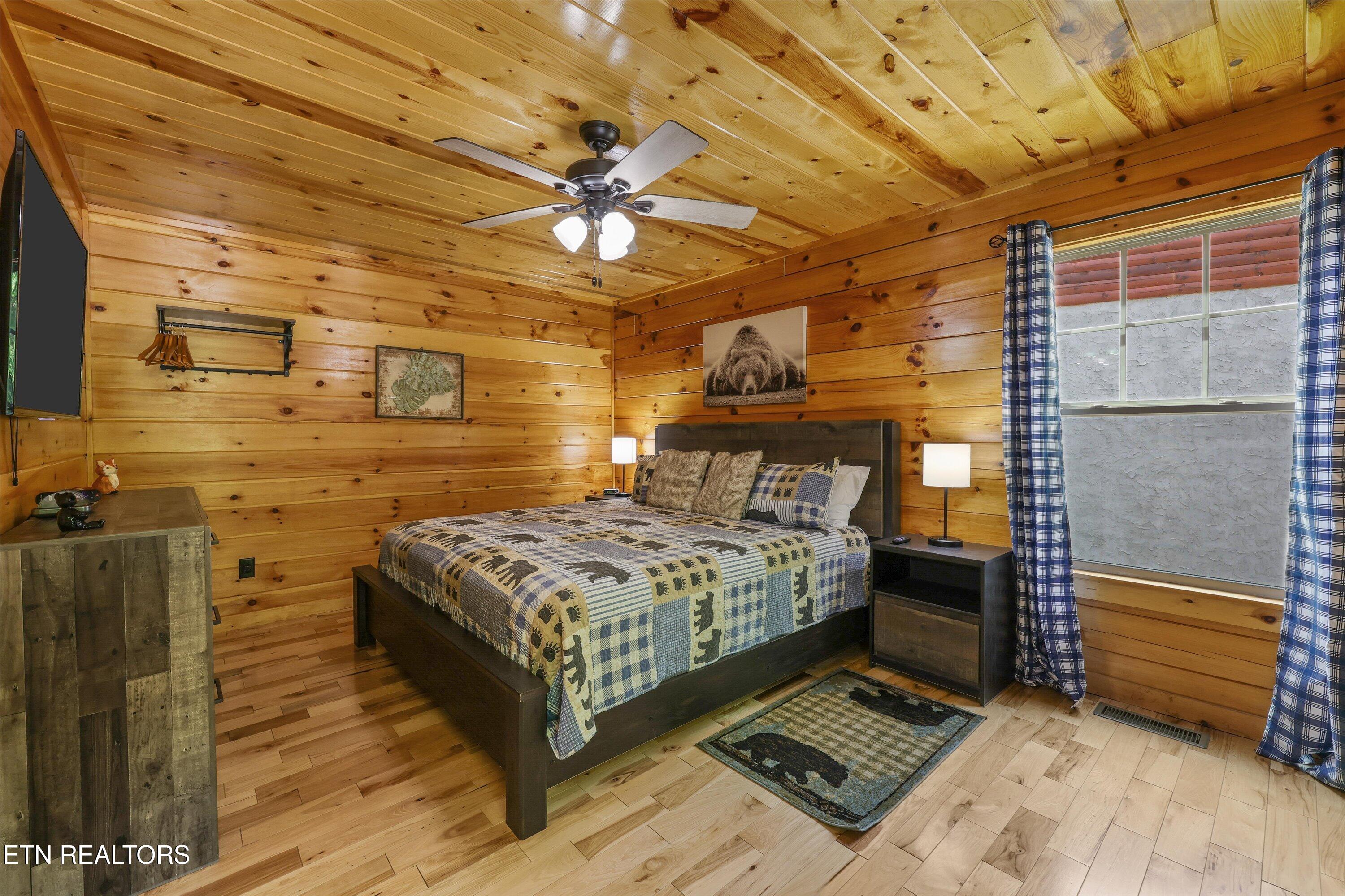 1622 Misty Hollow Way Gatlinburg TN 37738