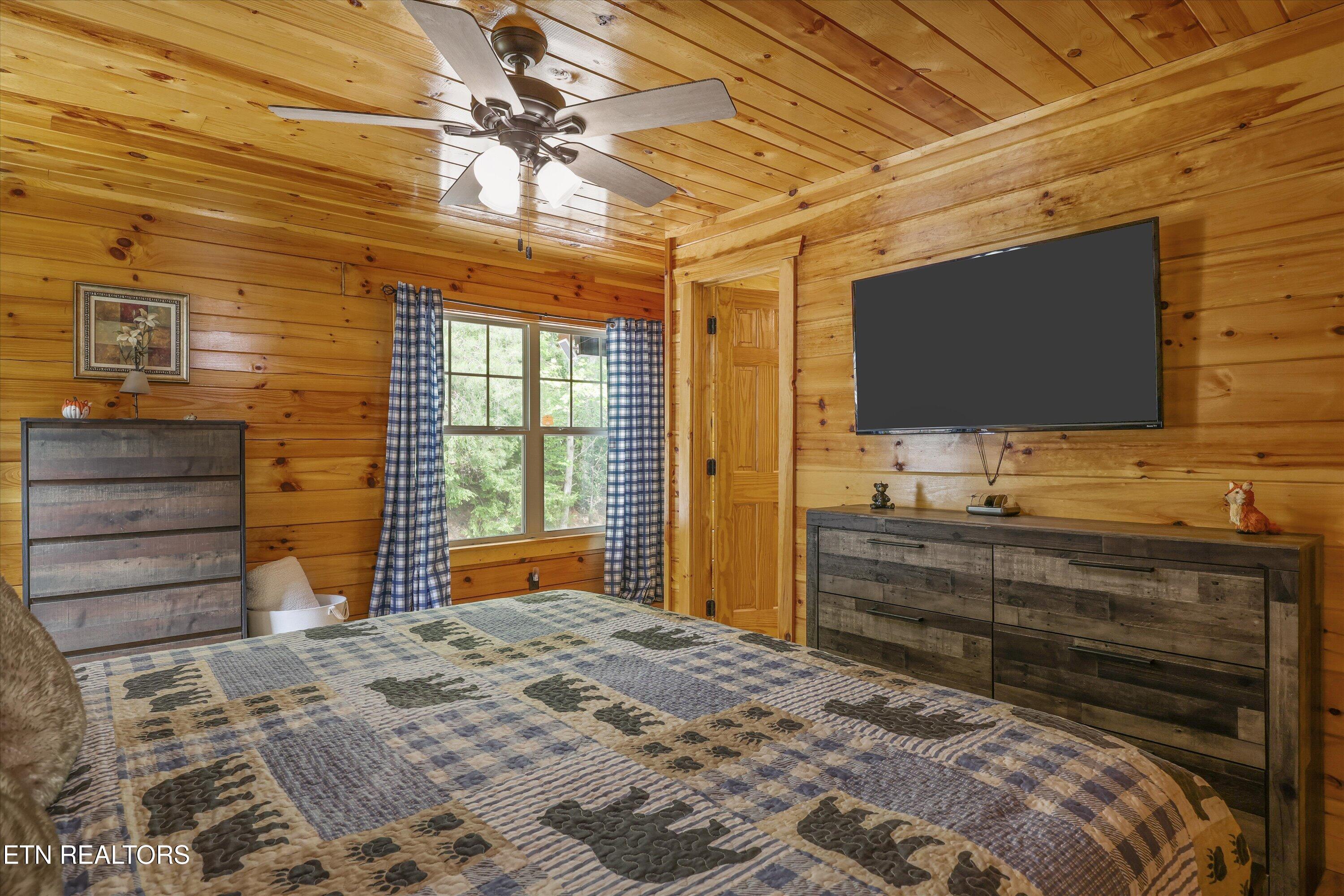 1622 Misty Hollow Way Gatlinburg TN 37738