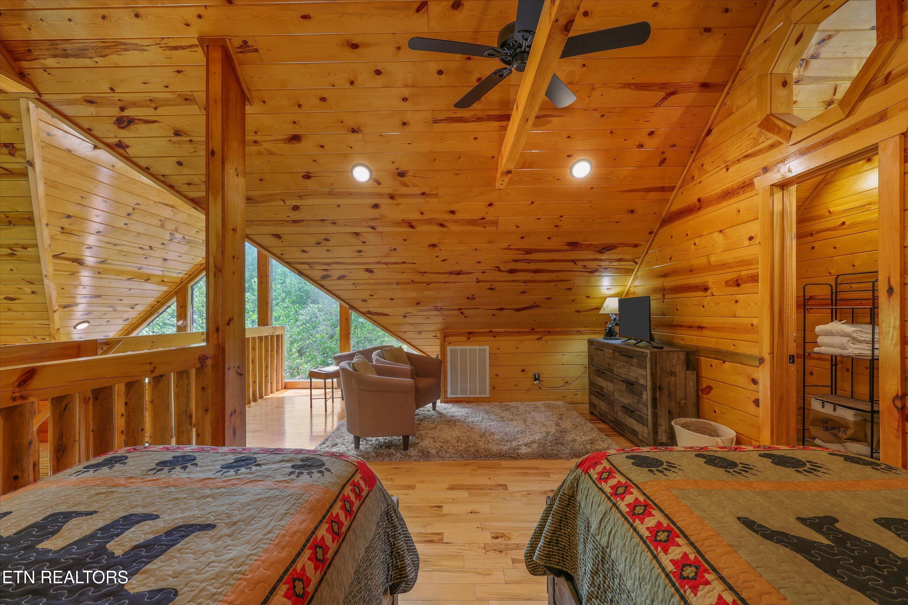 1622 Misty Hollow Way Gatlinburg TN 37738