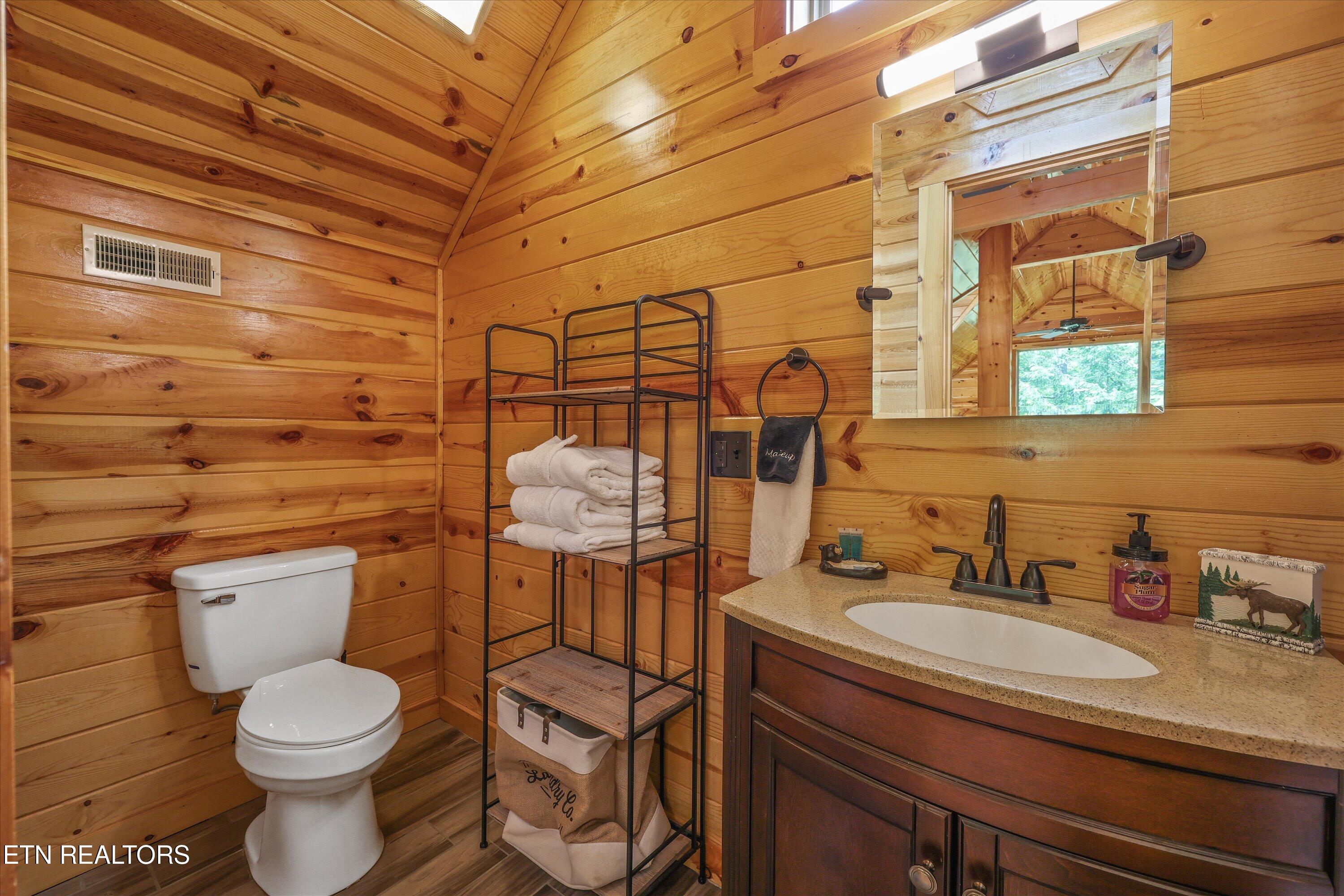 1622 Misty Hollow Way Gatlinburg TN 37738