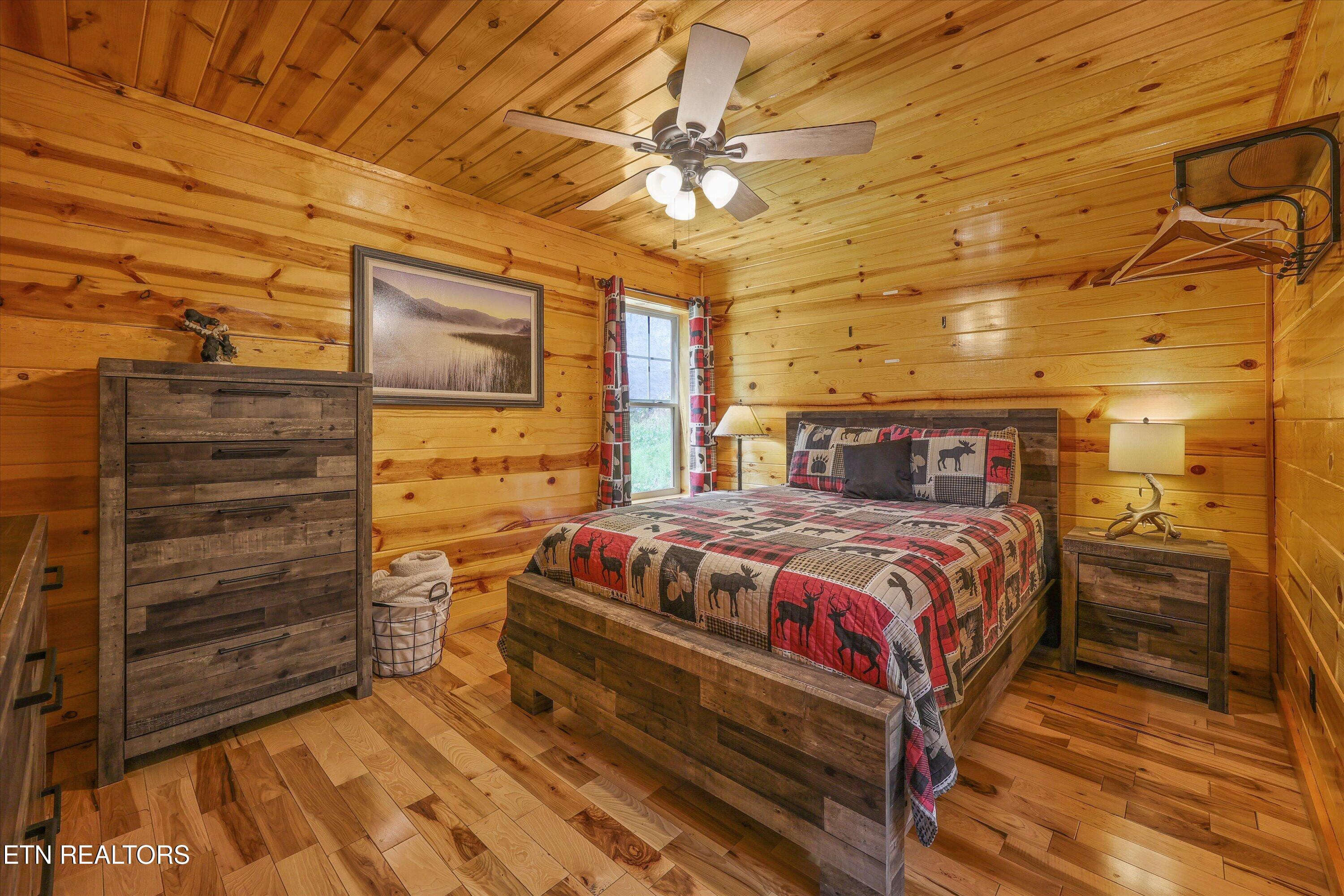 1622 Misty Hollow Way Gatlinburg TN 37738