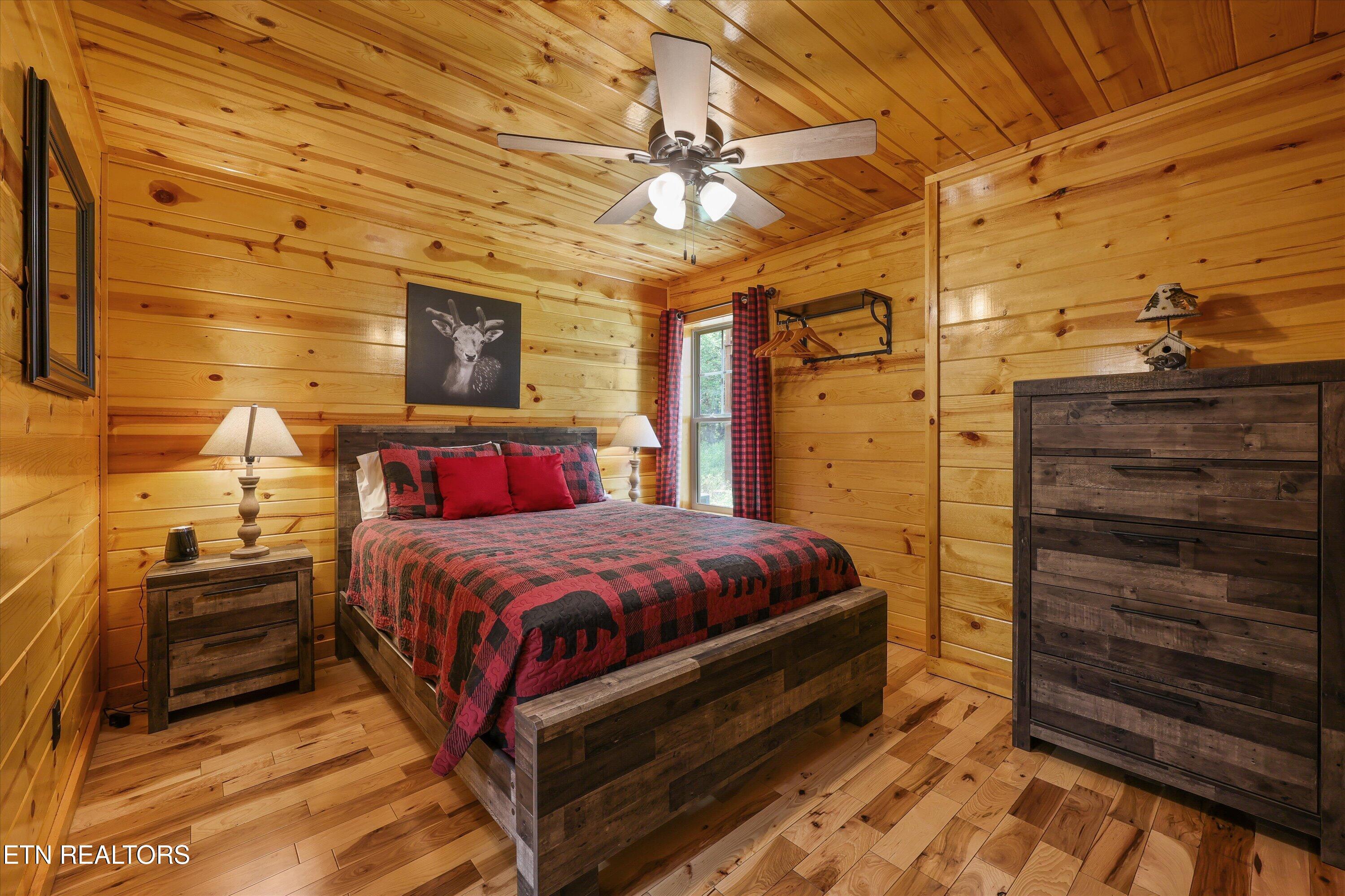 1622 Misty Hollow Way Gatlinburg TN 37738