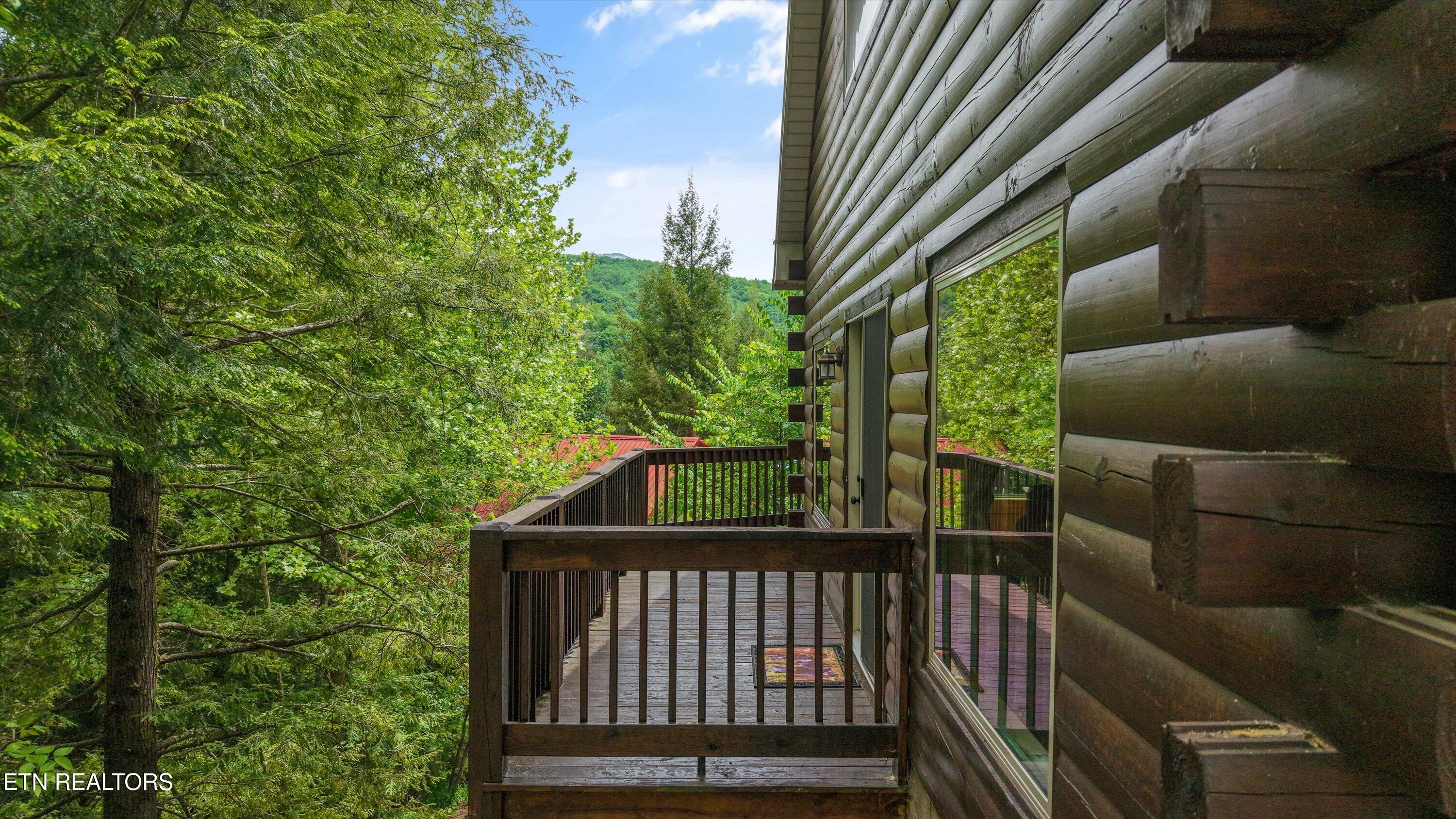 1622 Misty Hollow Way Gatlinburg TN 37738
