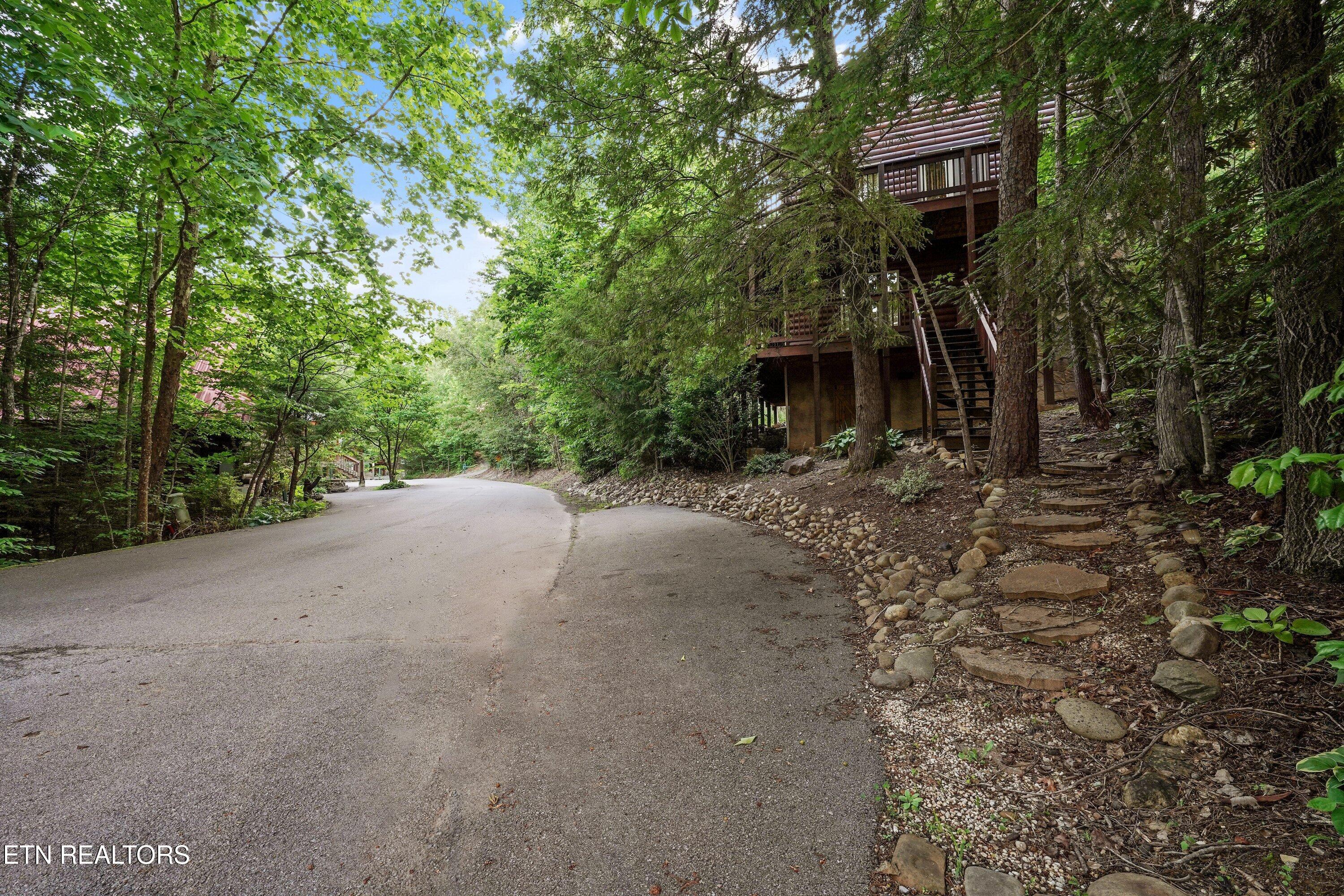 1622 Misty Hollow Way Gatlinburg TN 37738