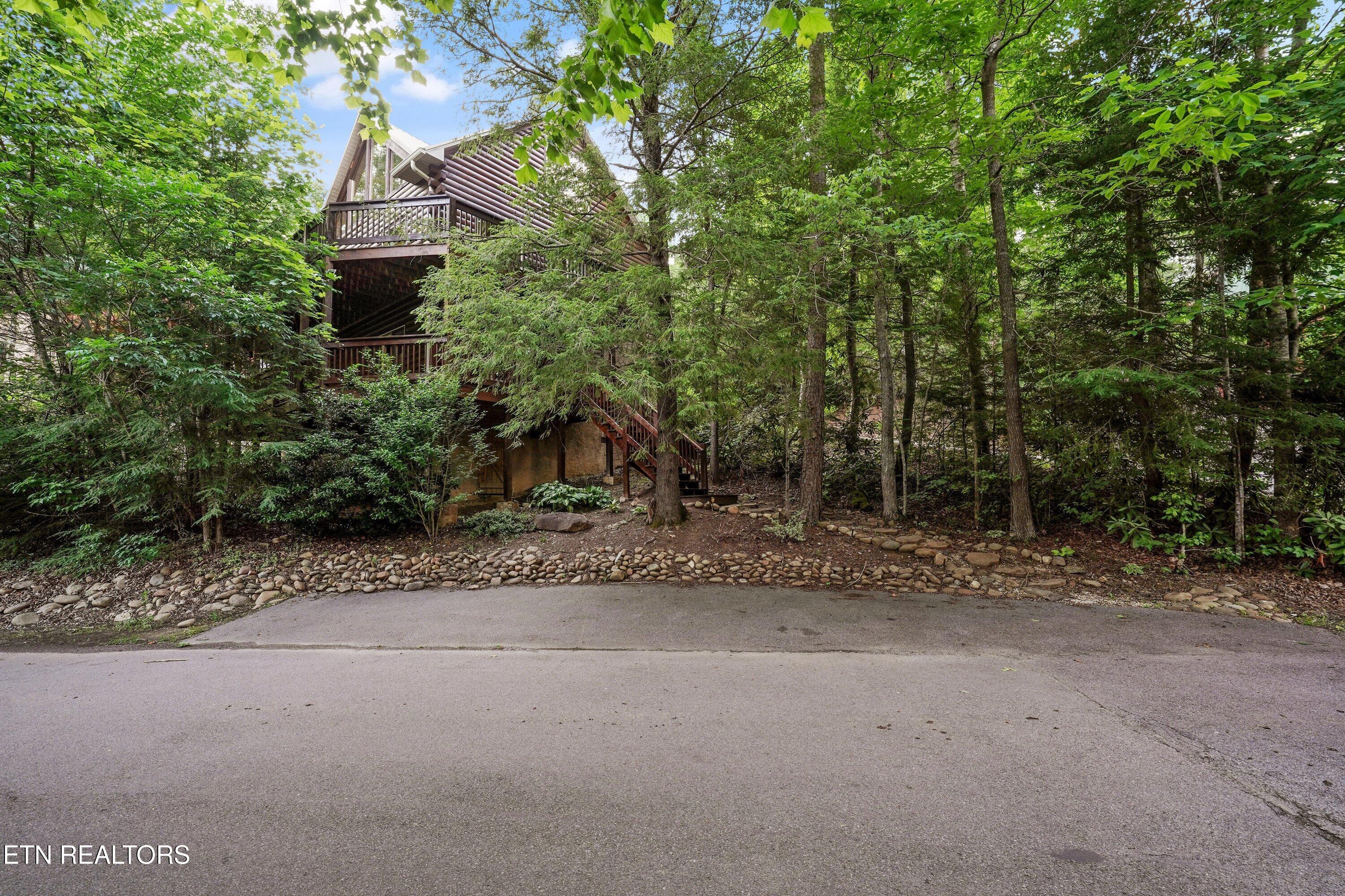 1622 Misty Hollow Way Gatlinburg TN 37738