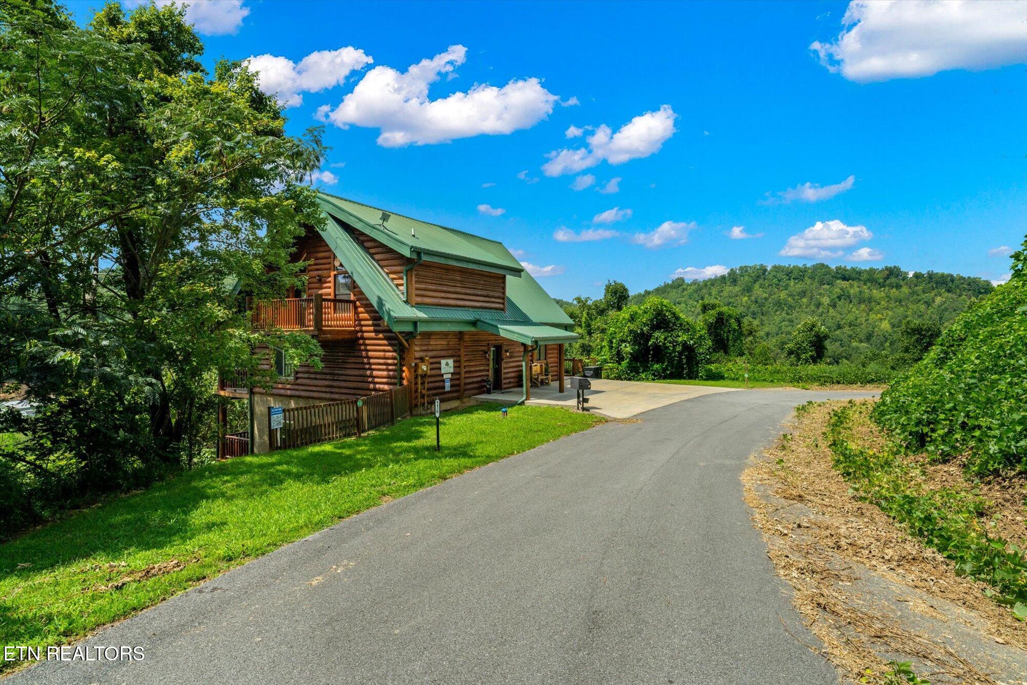 4430 New Pioneer Trail Pigeon Forge TN 37863