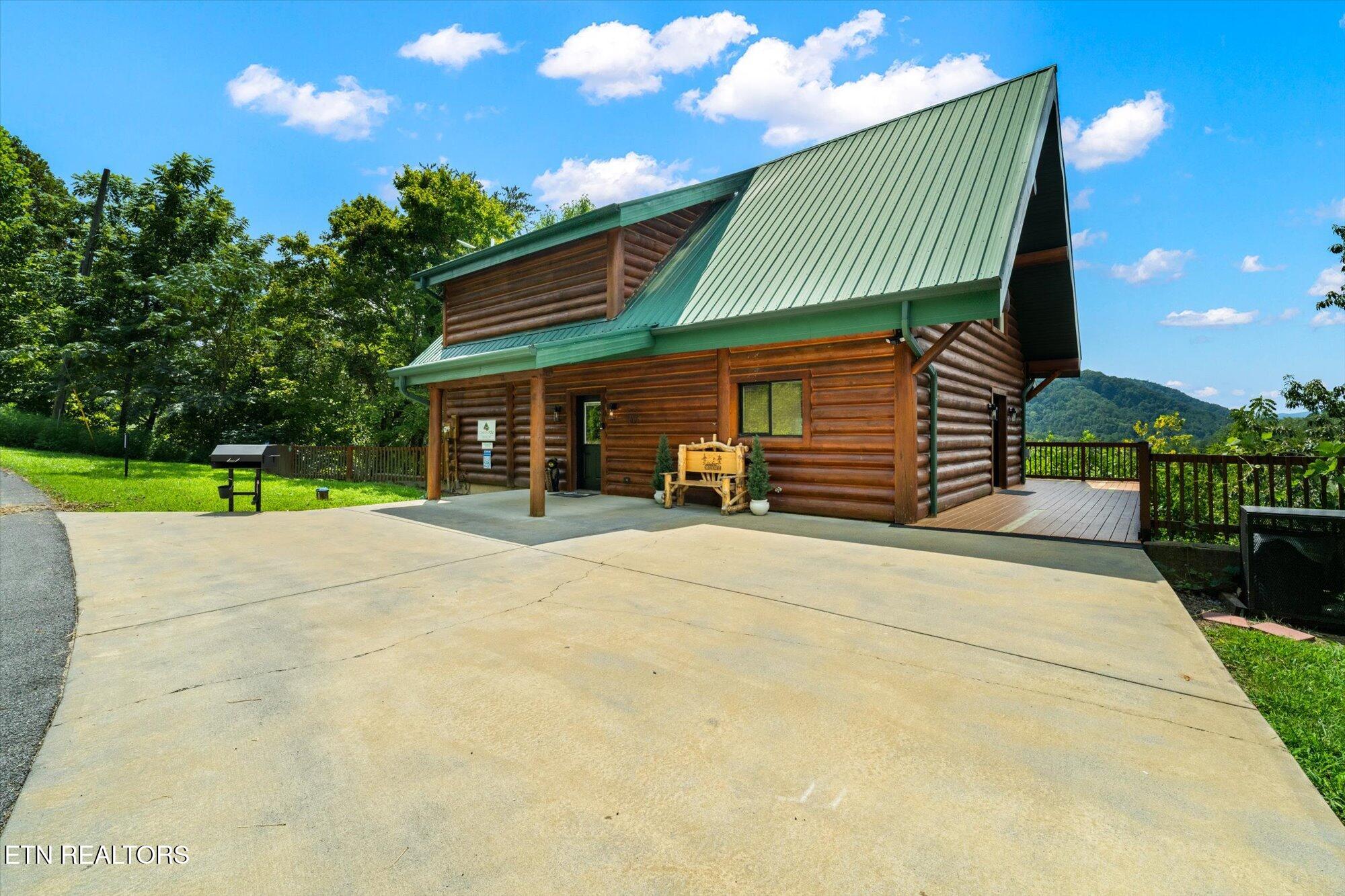 4430 New Pioneer Trail Pigeon Forge TN 37863