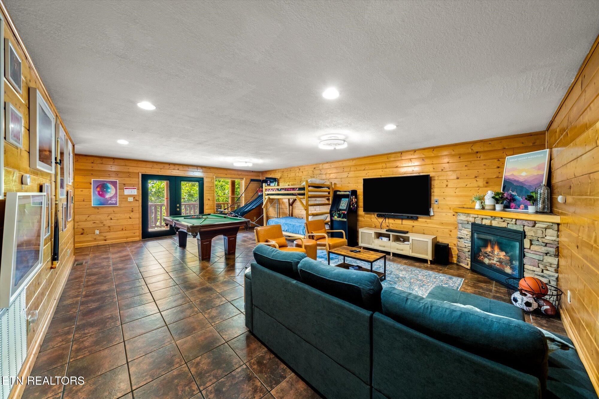 4430 New Pioneer Trail Pigeon Forge TN 37863