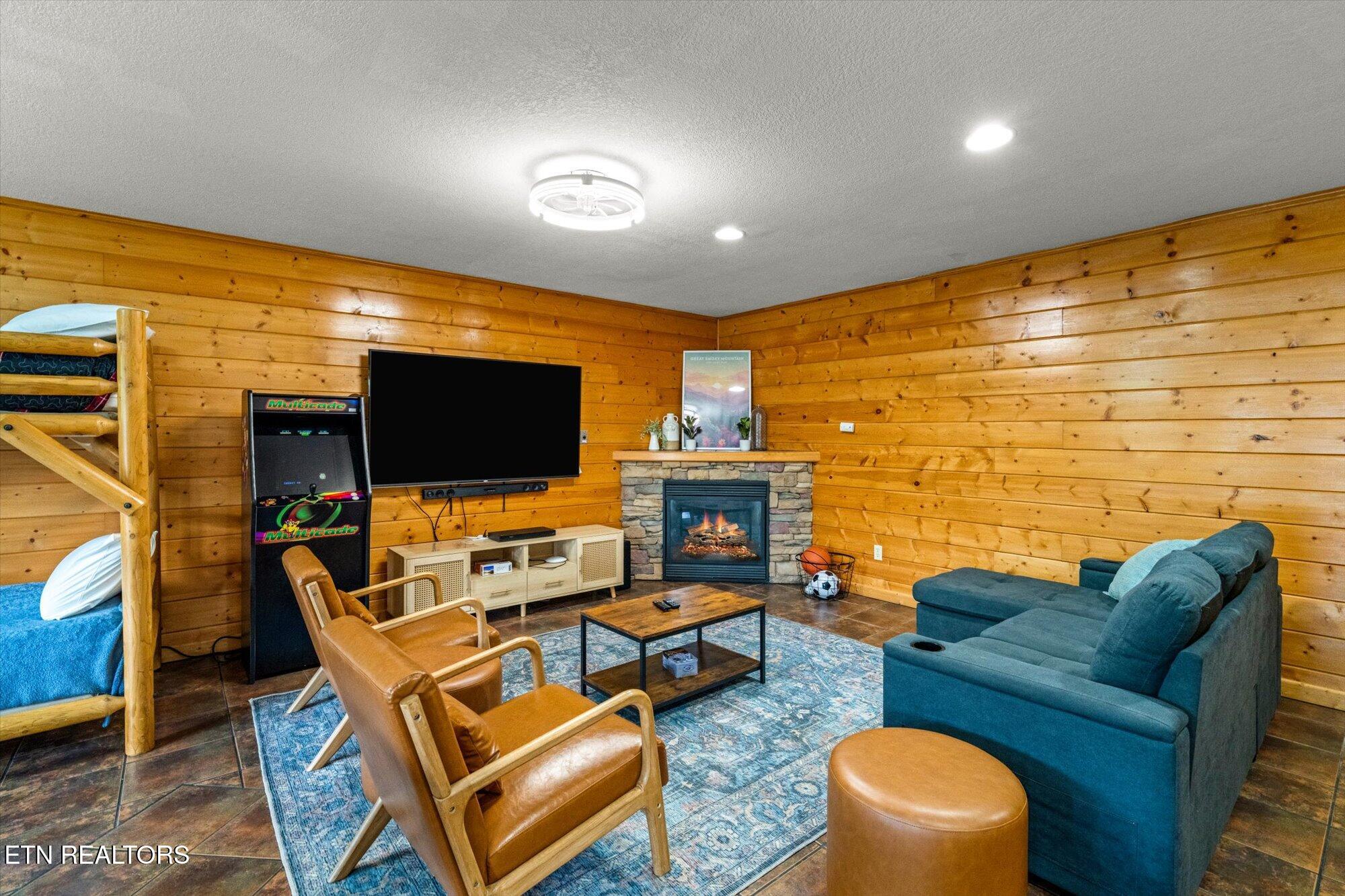 4430 New Pioneer Trail Pigeon Forge TN 37863