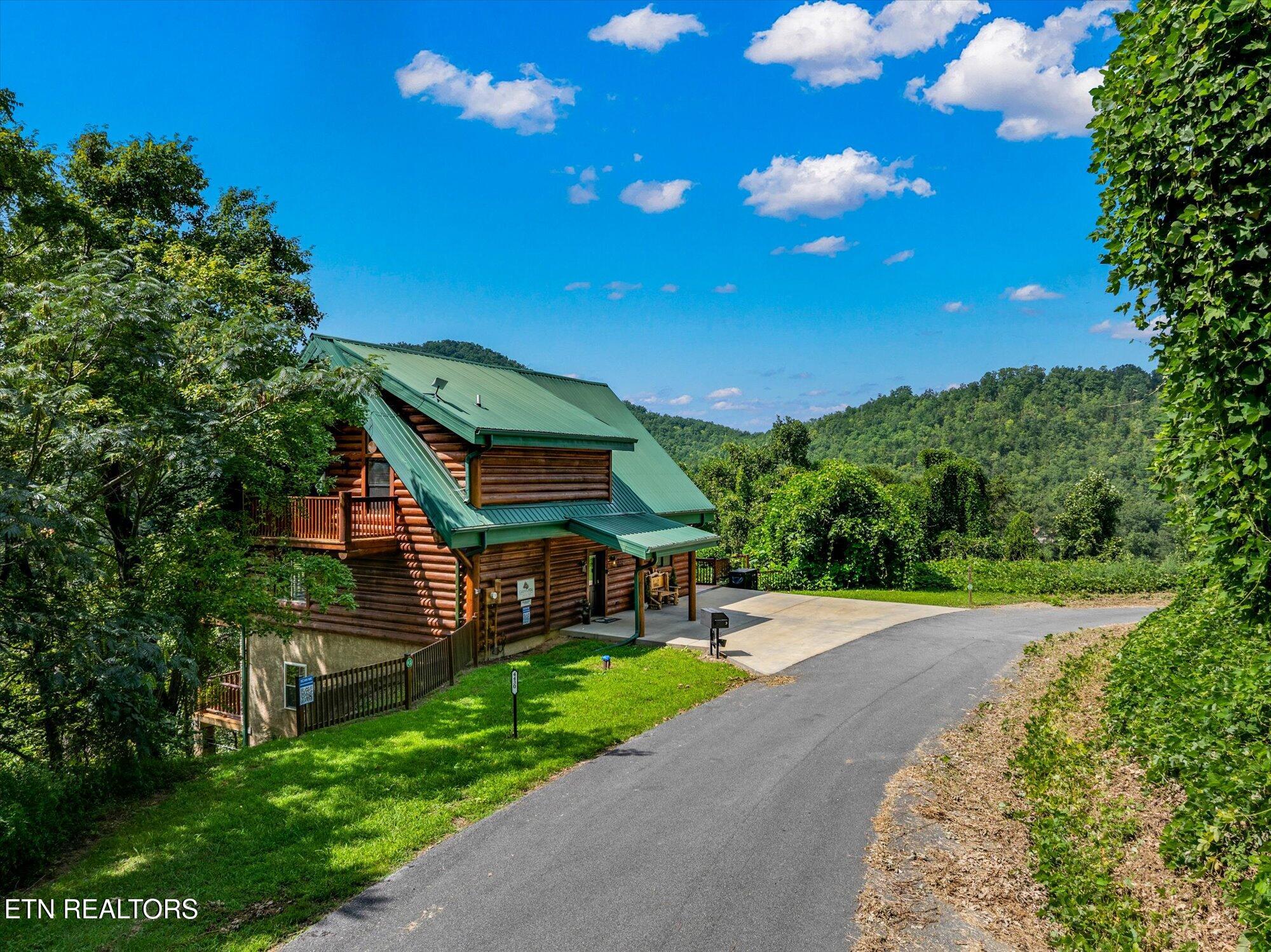 4430 New Pioneer Trail Pigeon Forge TN 37863