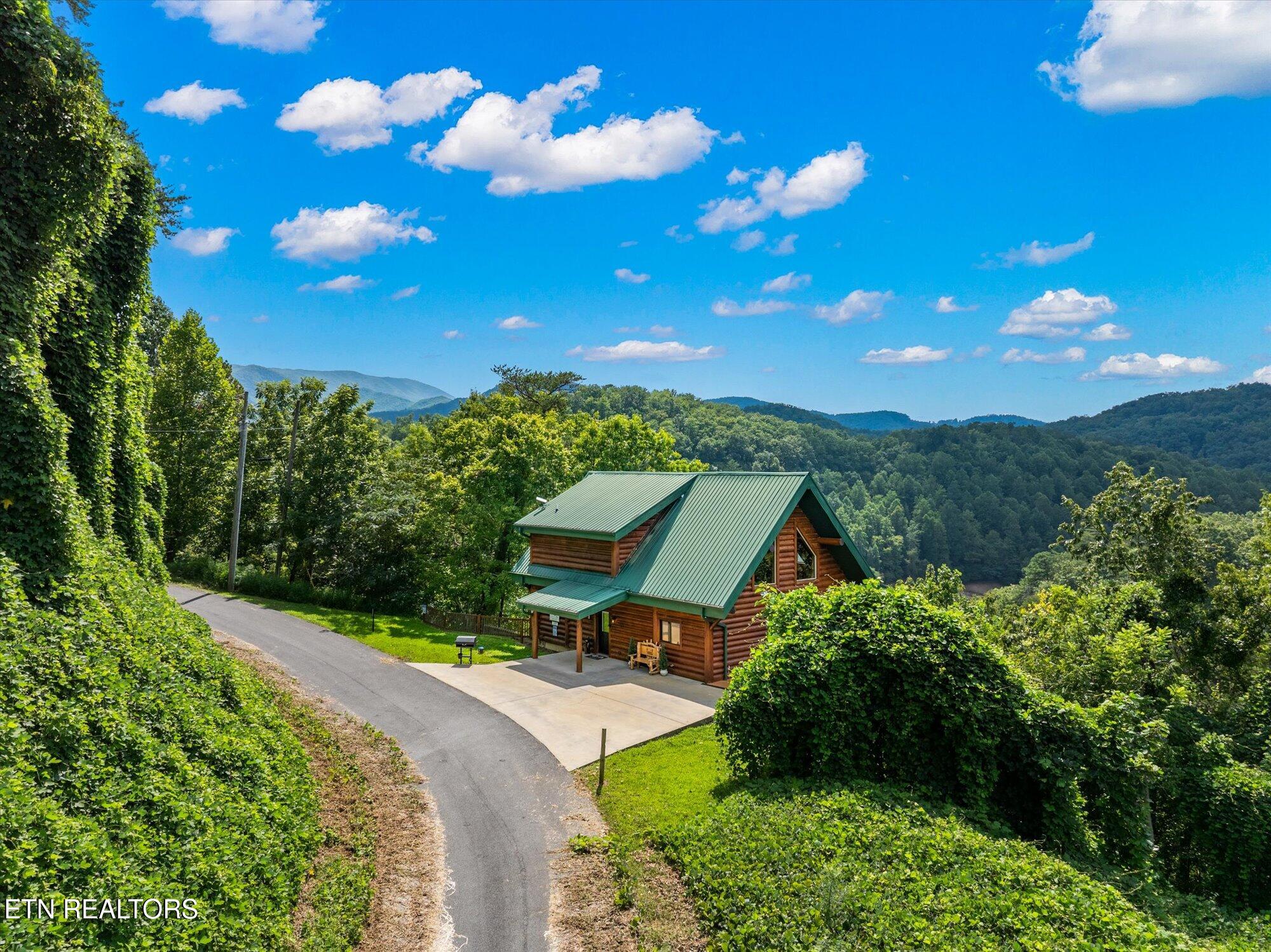 4430 New Pioneer Trail Pigeon Forge TN 37863