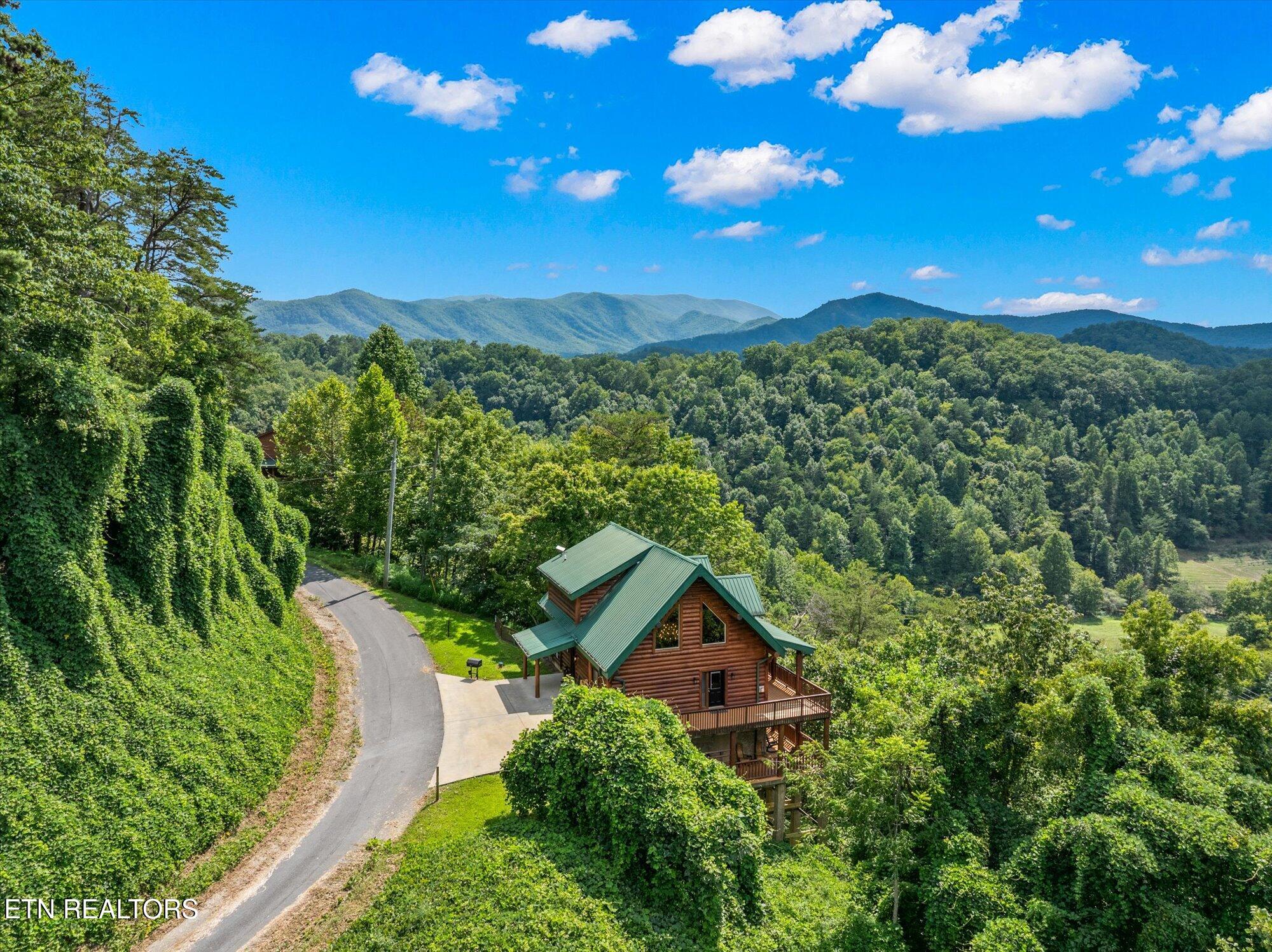 4430 New Pioneer Trail Pigeon Forge TN 37863