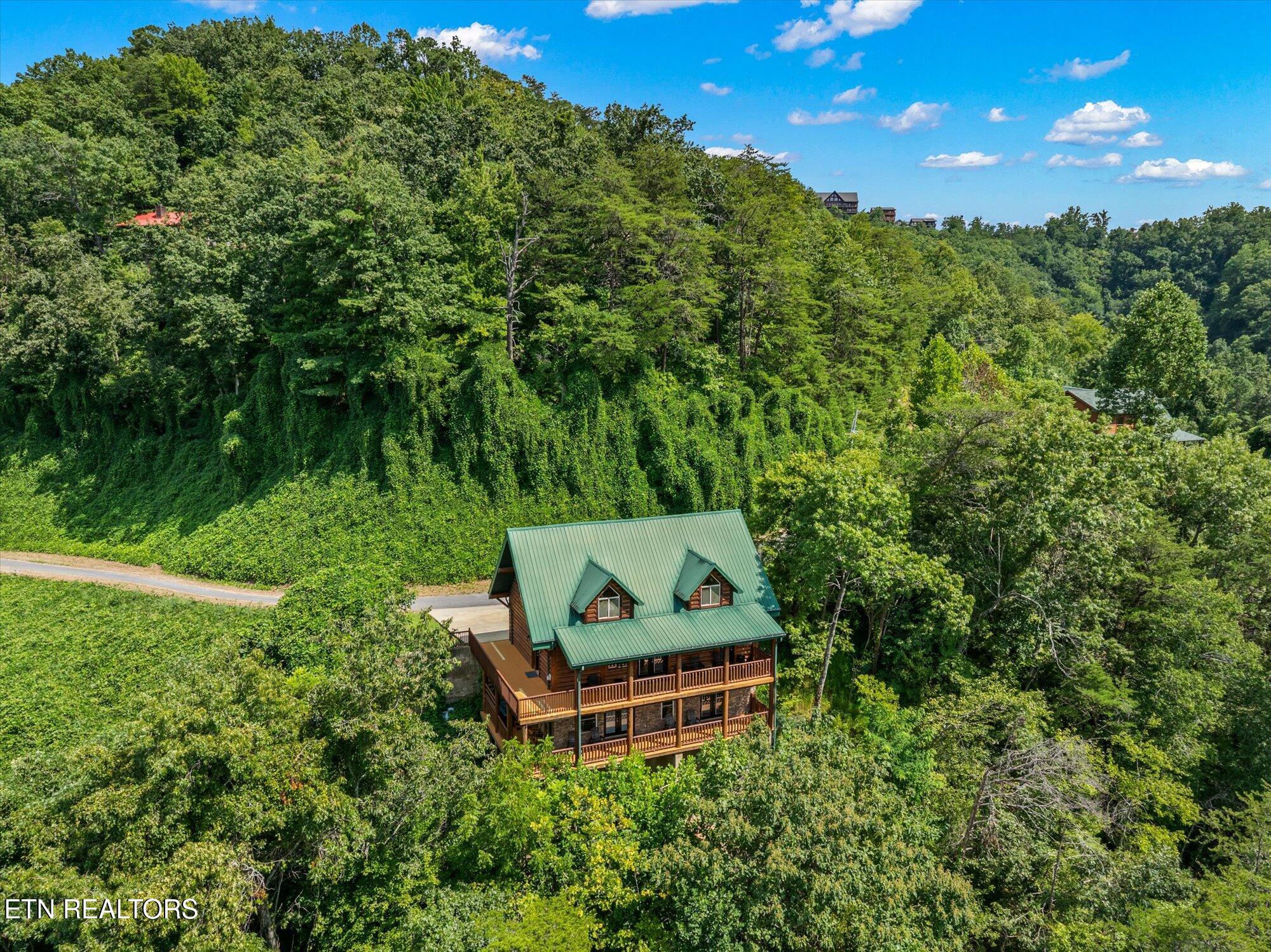 4430 New Pioneer Trail Pigeon Forge TN 37863