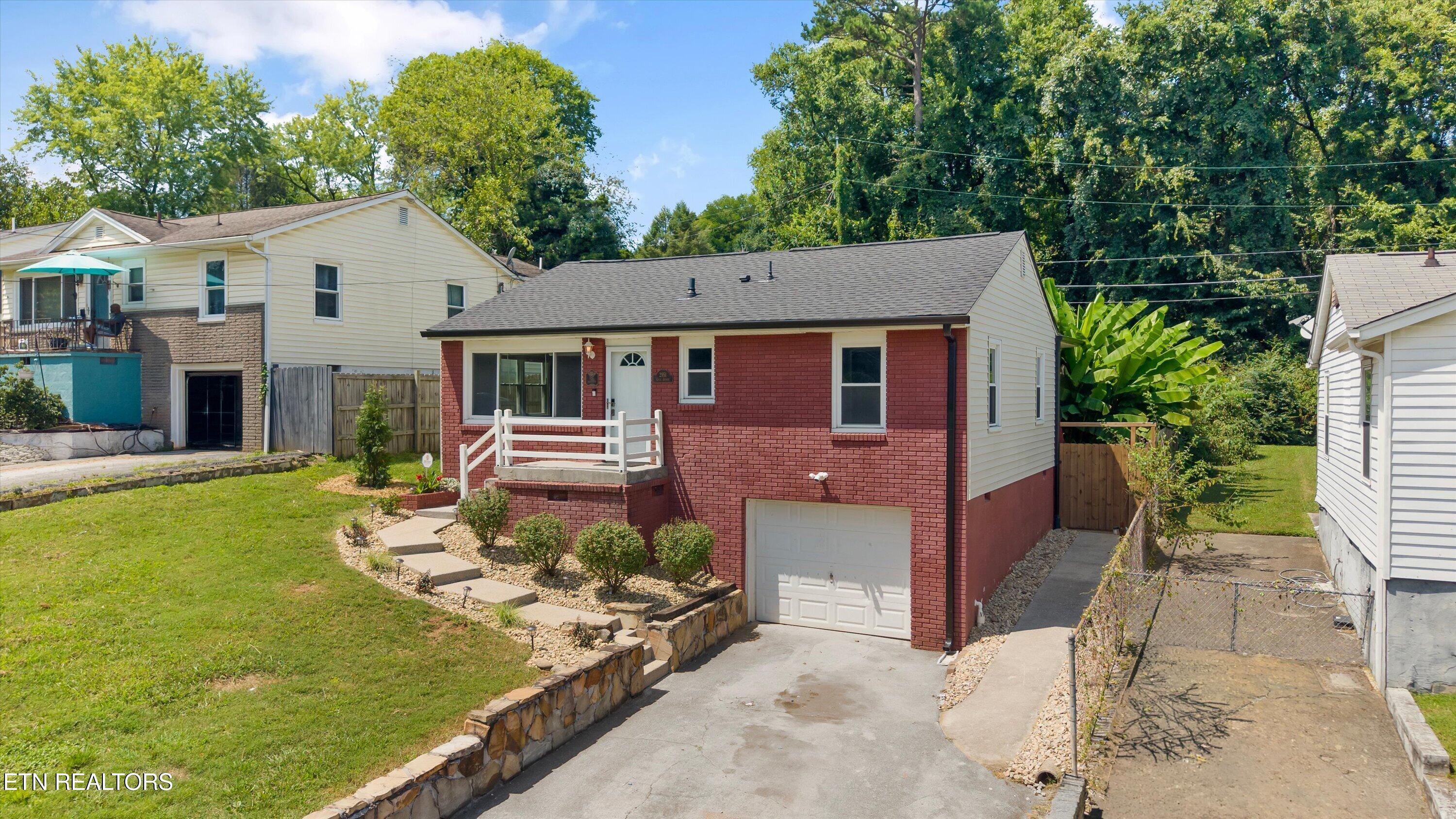 2951 Cecil Avenue Knoxville TN 37917