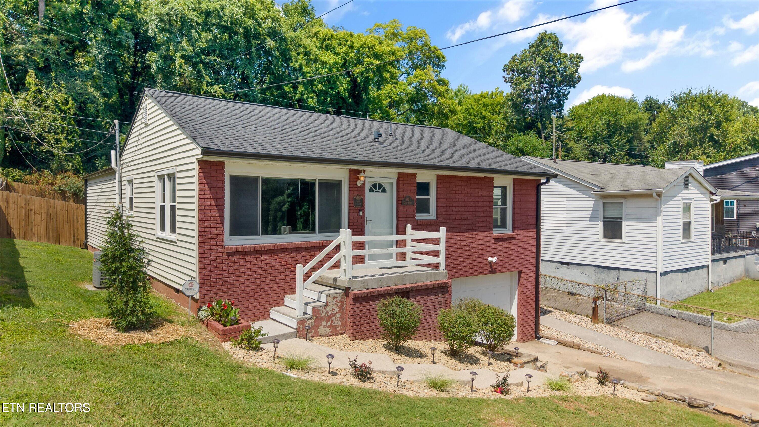 2951 Cecil Avenue Knoxville TN 37917
