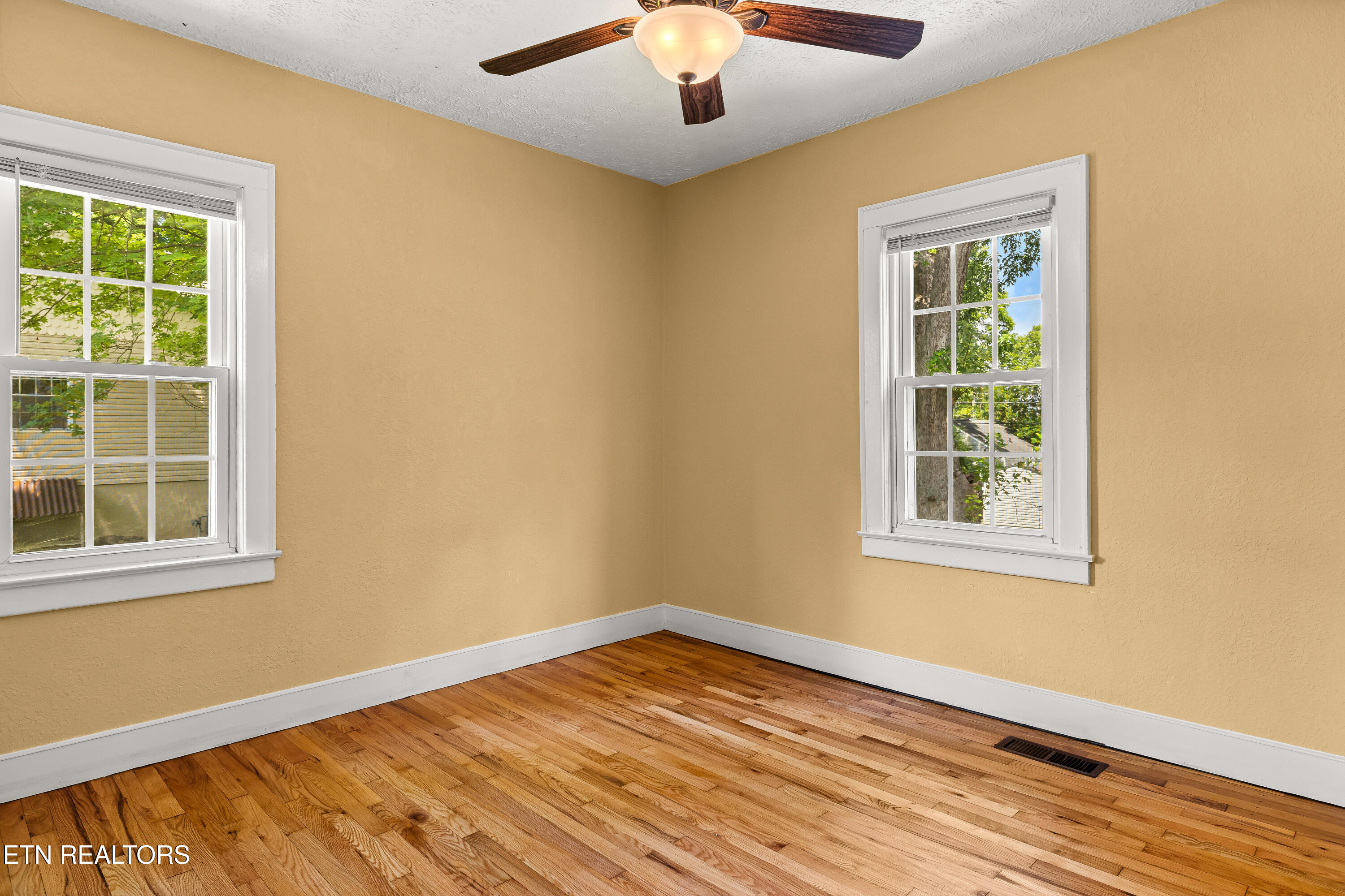 2009 Crest Road Maryville TN 37804