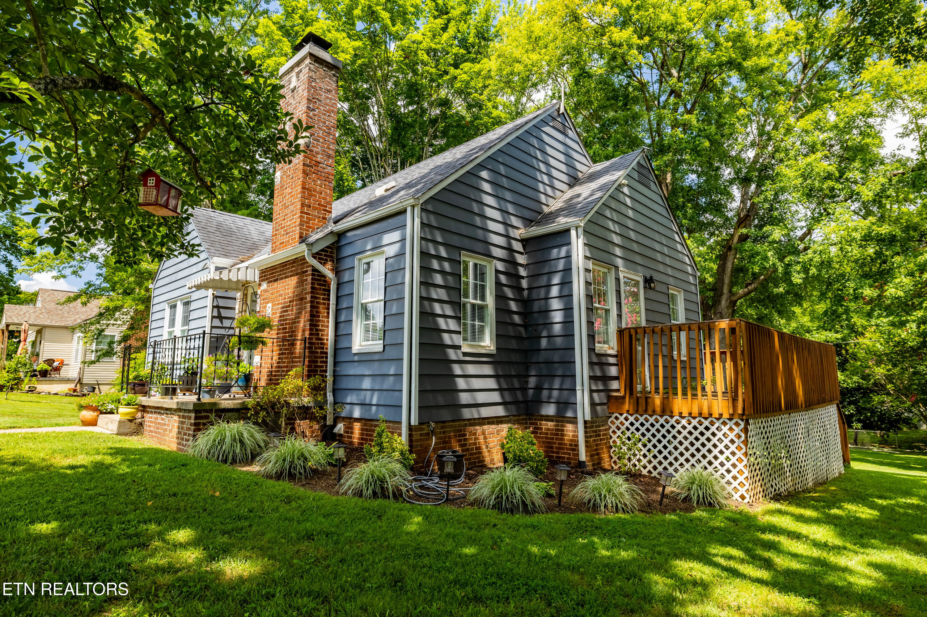 2009 Crest Road Maryville TN 37804