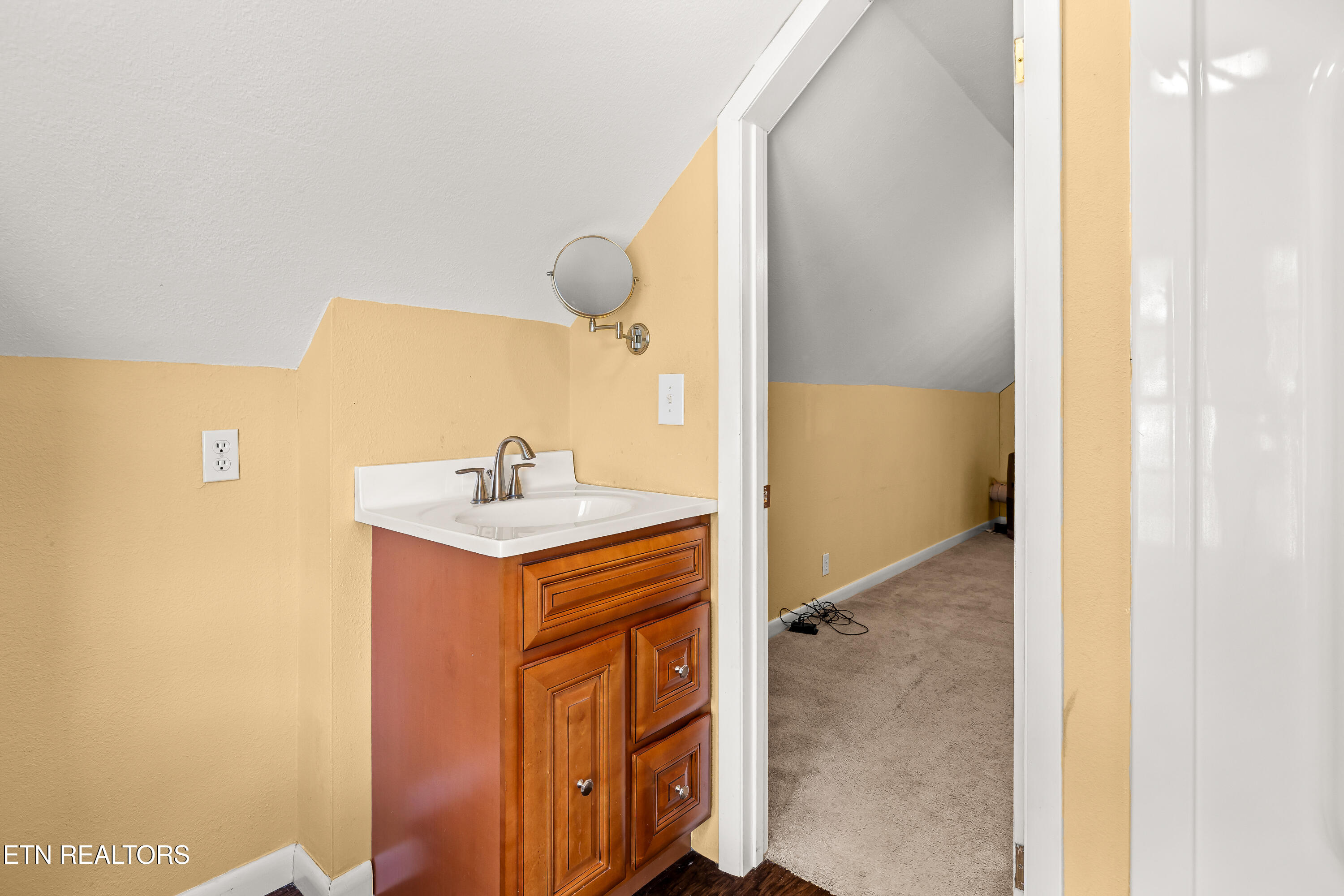 2009 Crest Road Maryville TN 37804
