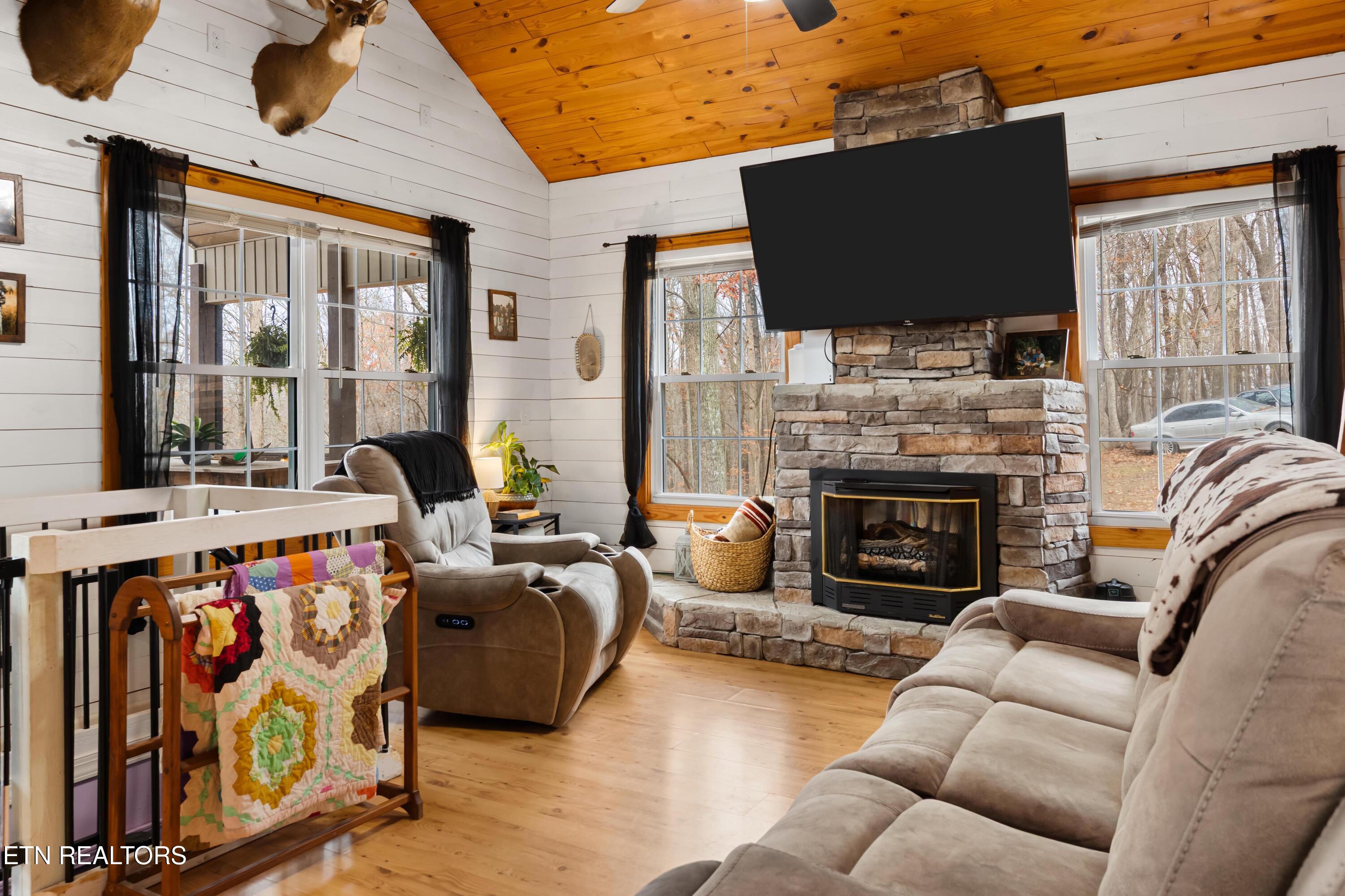598 Hiwassee View Drive Jacksboro TN 37757