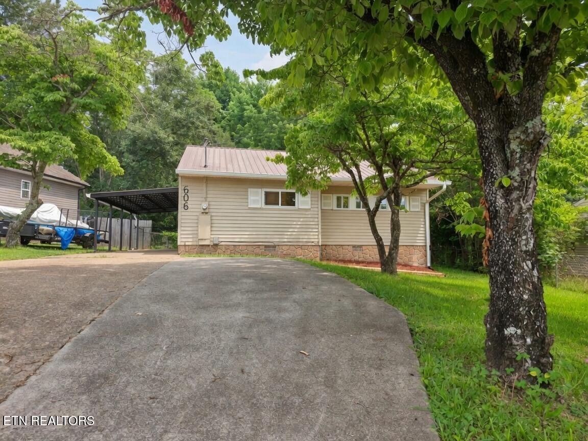 606 W Outer Drive Oak Ridge TN 37830