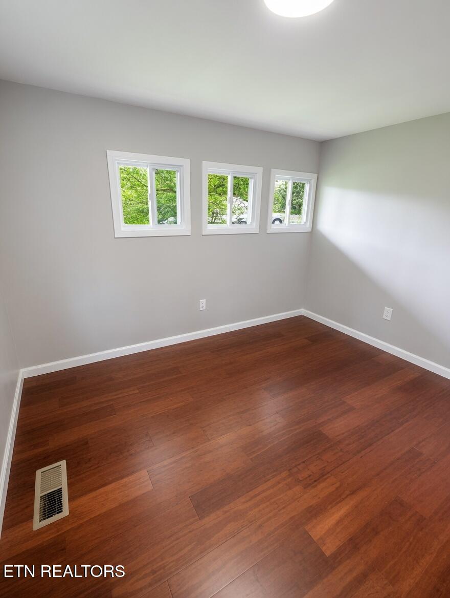 606 W Outer Drive Oak Ridge TN 37830