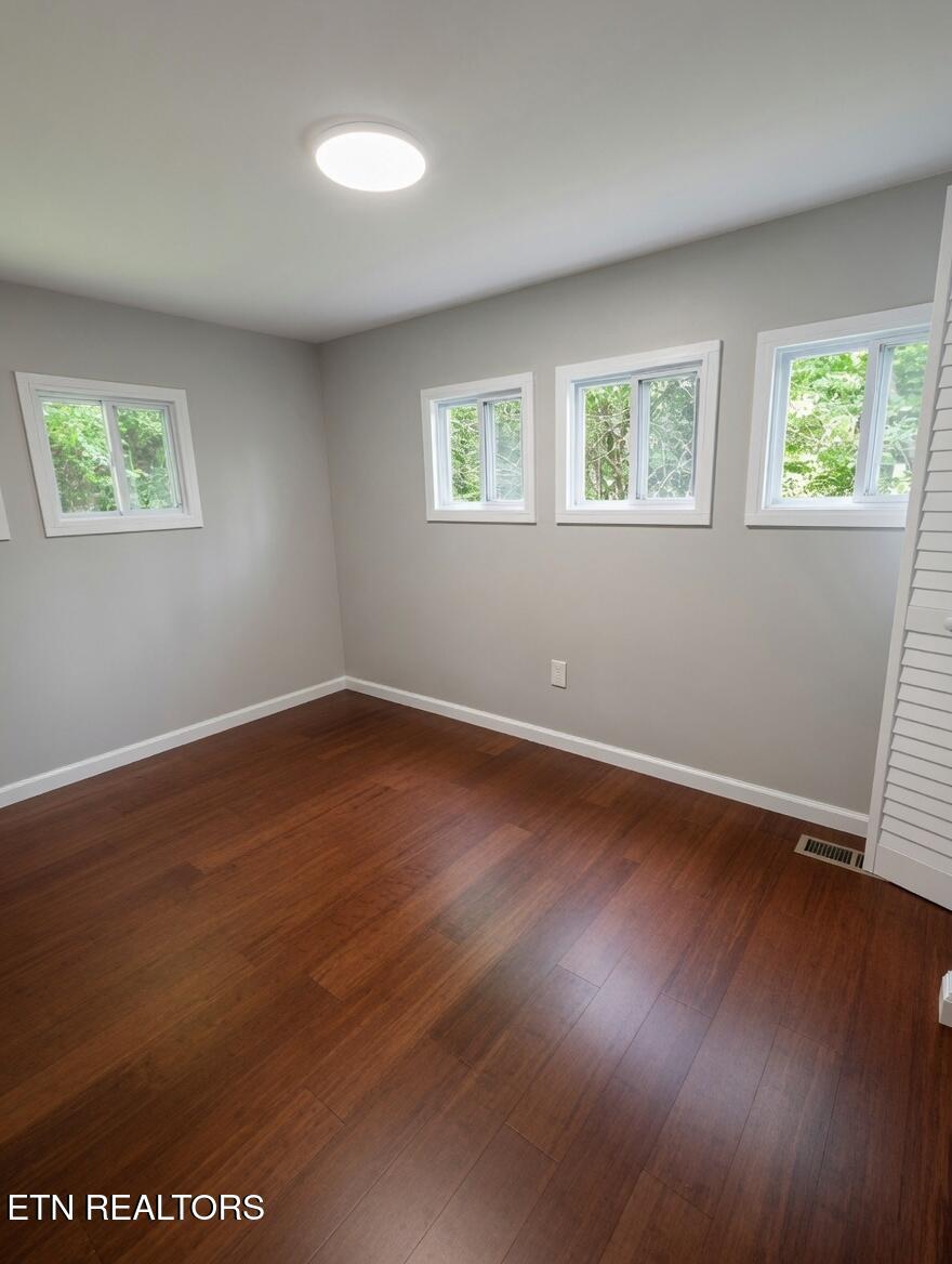 606 W Outer Drive Oak Ridge TN 37830