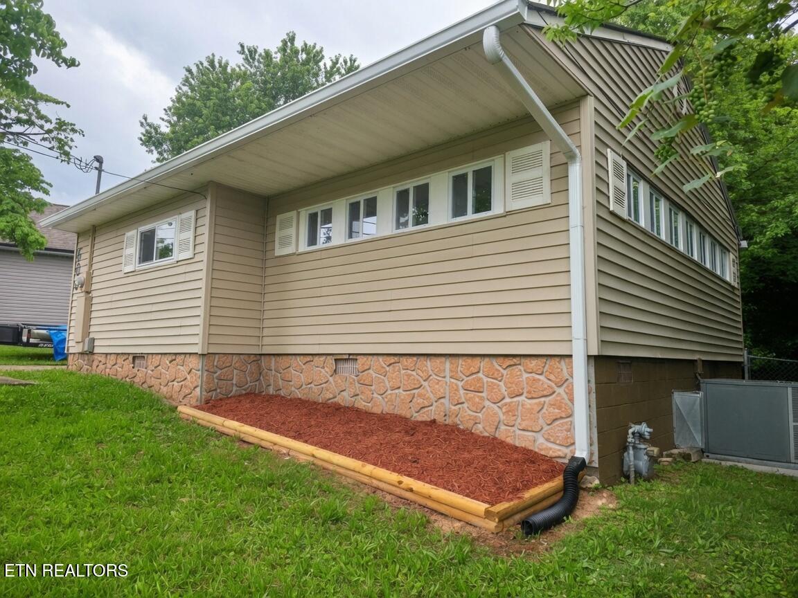 606 W Outer Drive Oak Ridge TN 37830