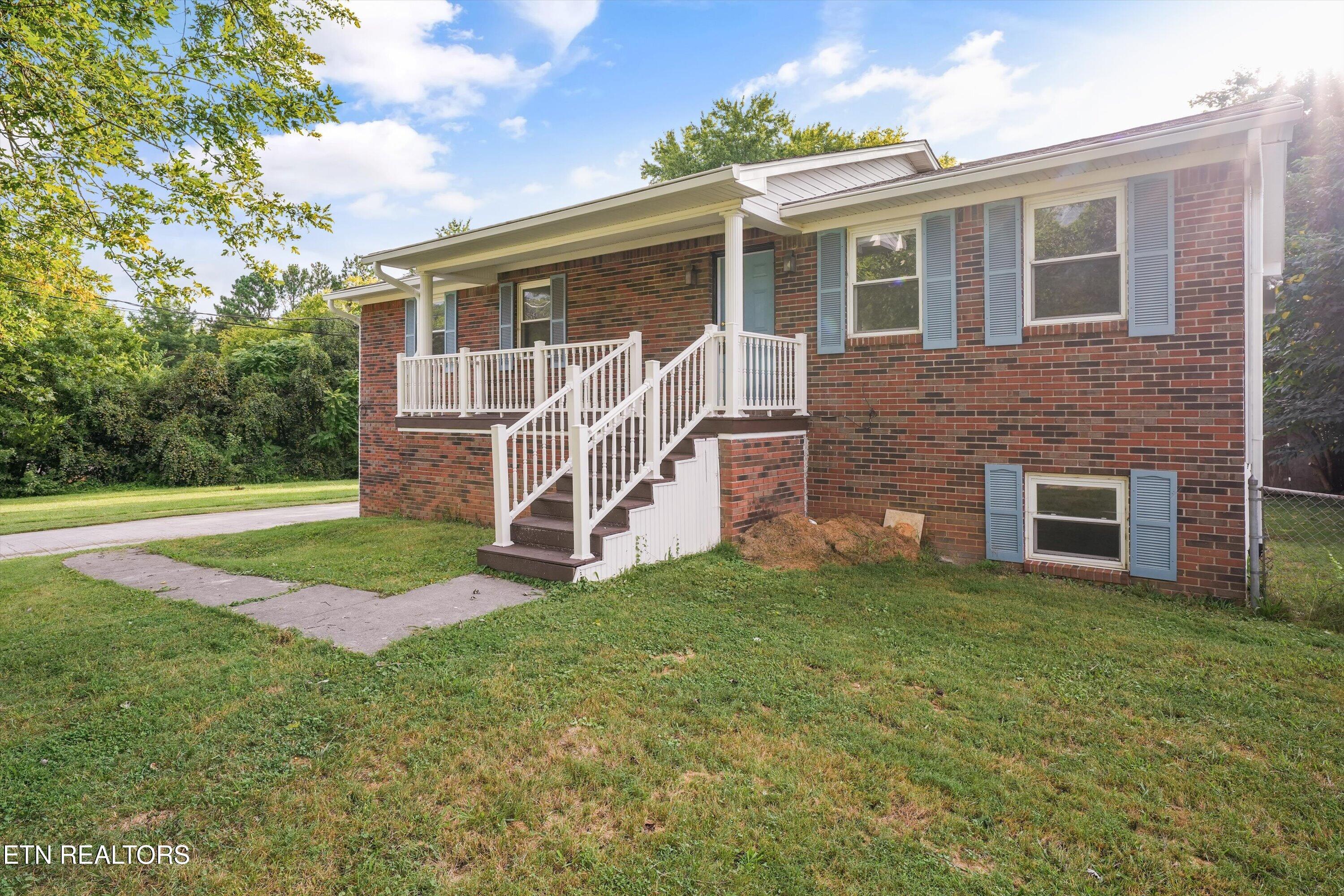2108 NW Ho Co Ta Ke Lane Knoxville TN 37912
