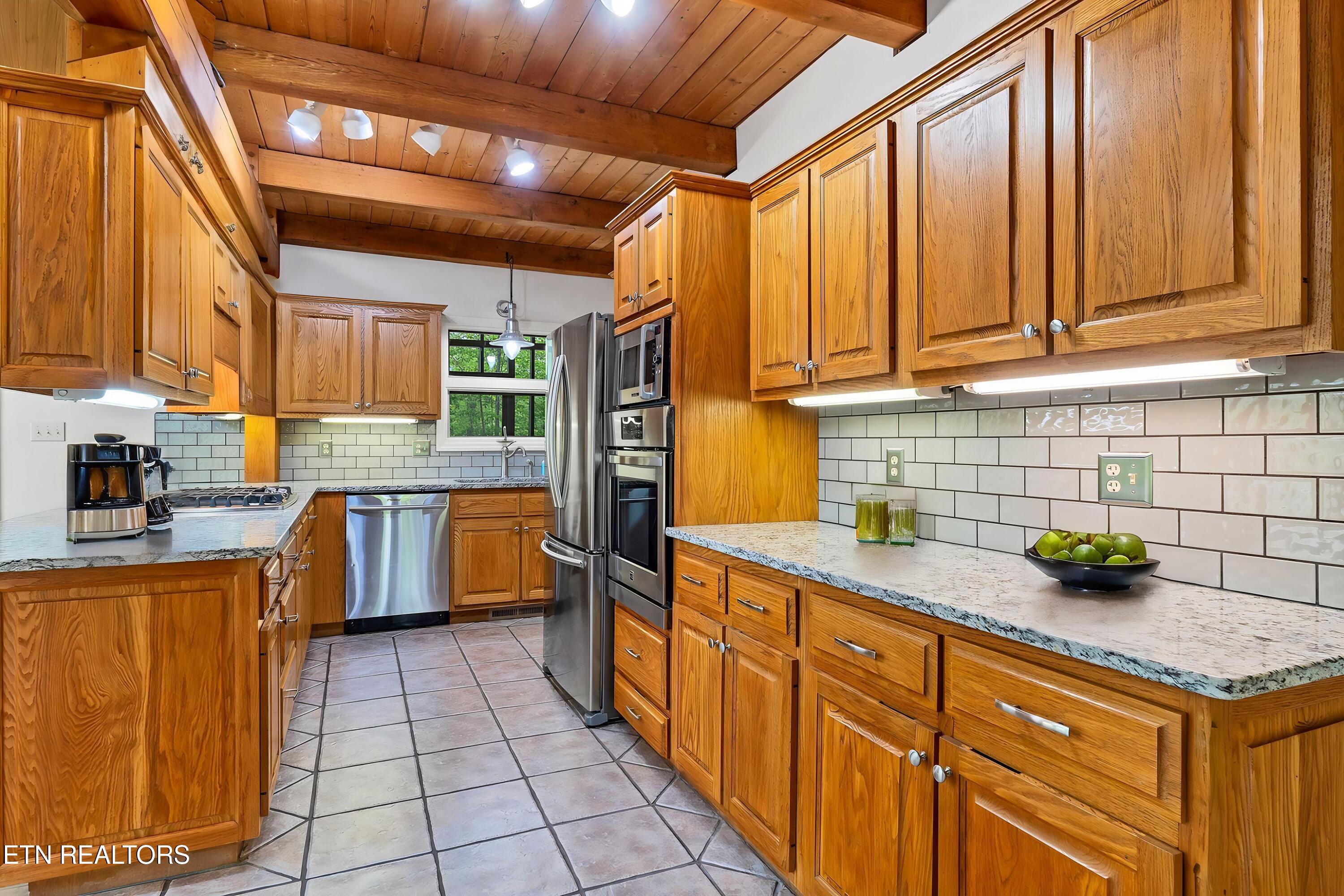 2210 Turkey Roost Road Walland TN 37886