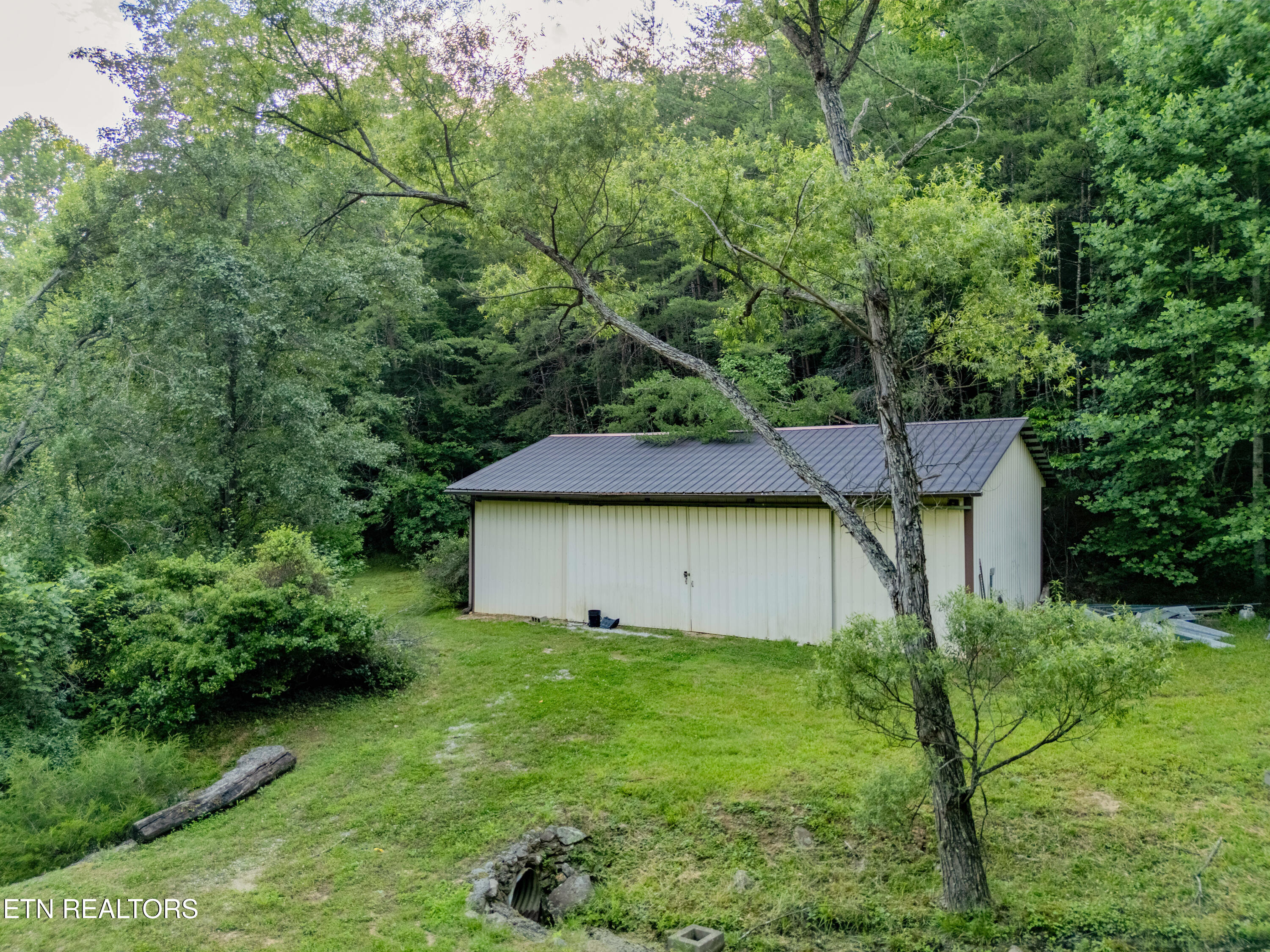 5334 Morgan Co Highway Lancing TN 37770