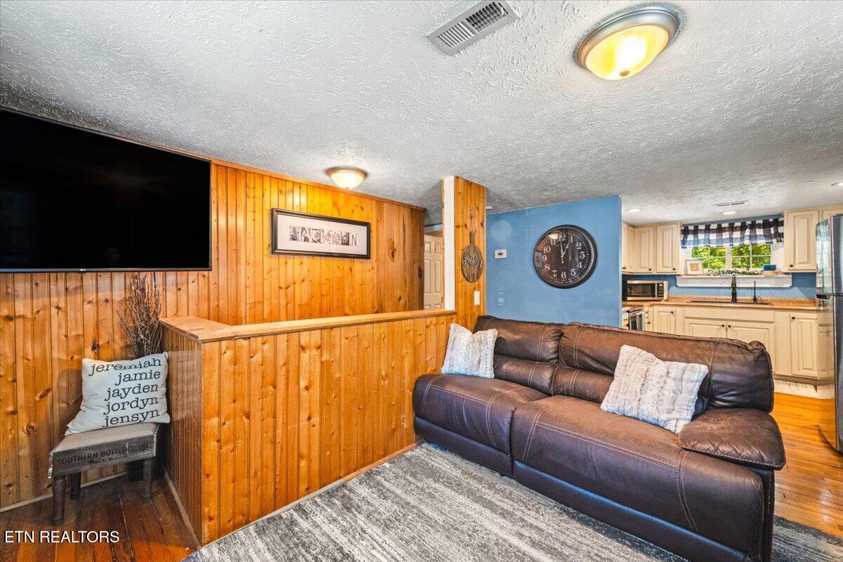 112 Posey Lane Jacksboro TN 37757