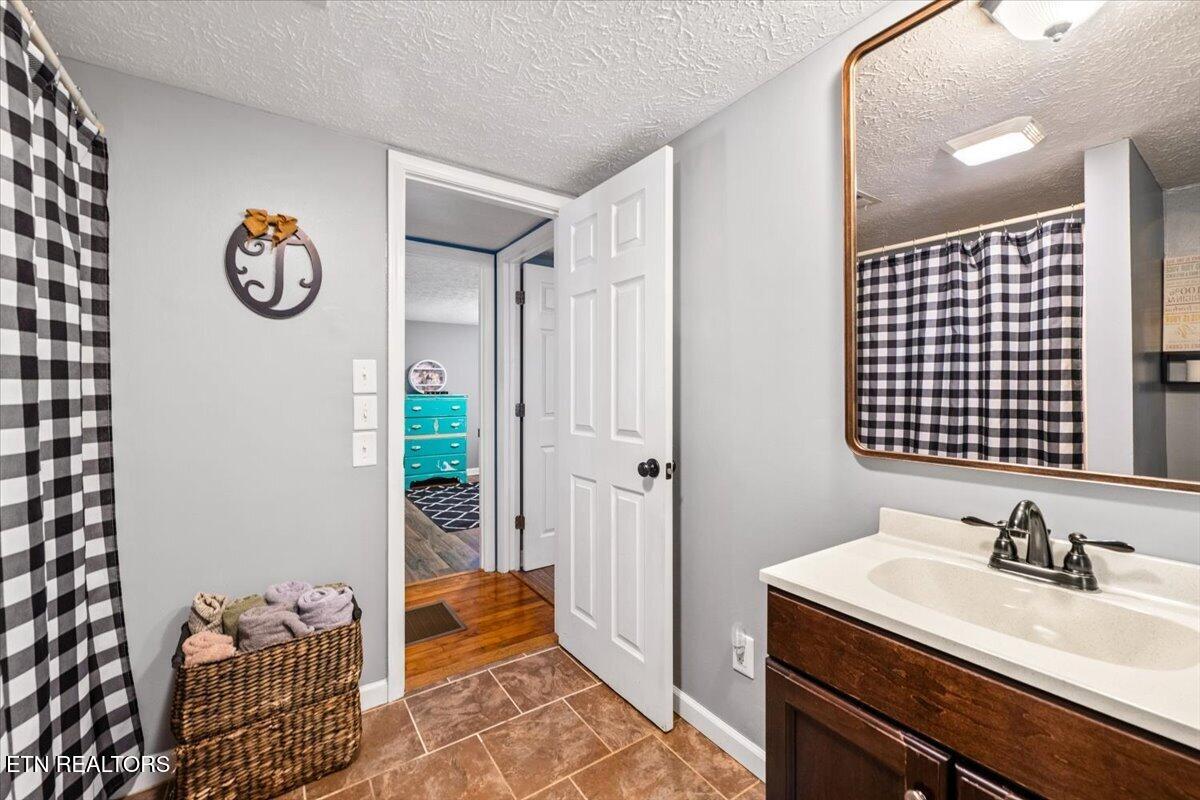 112 Posey Lane Jacksboro TN 37757
