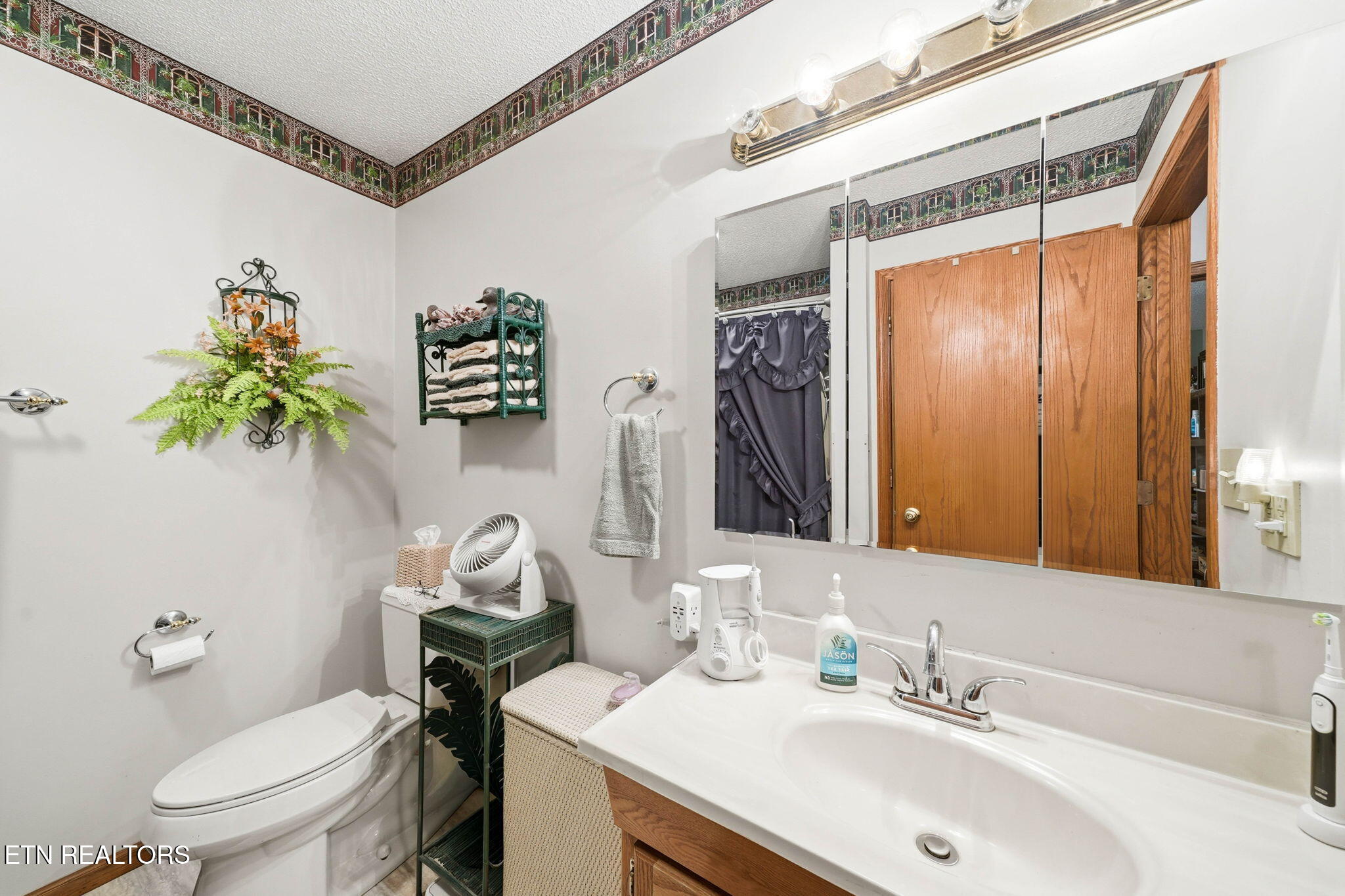 1435 Sparks Lane Sevierville TN 37876